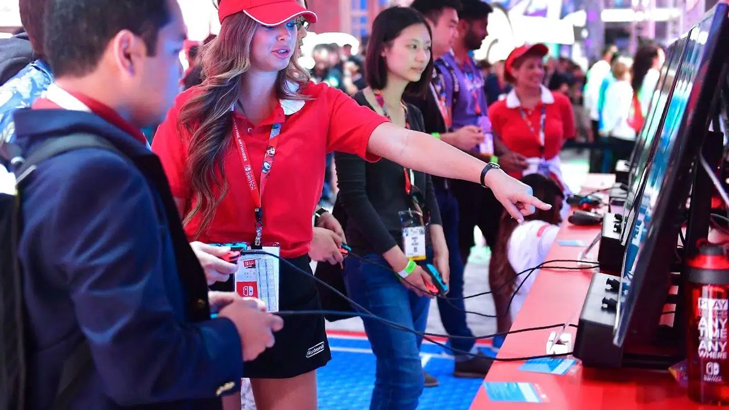 Her bliver Fortnite-spillere instrueret i, hvordan det fungere på Nintendo Switch.