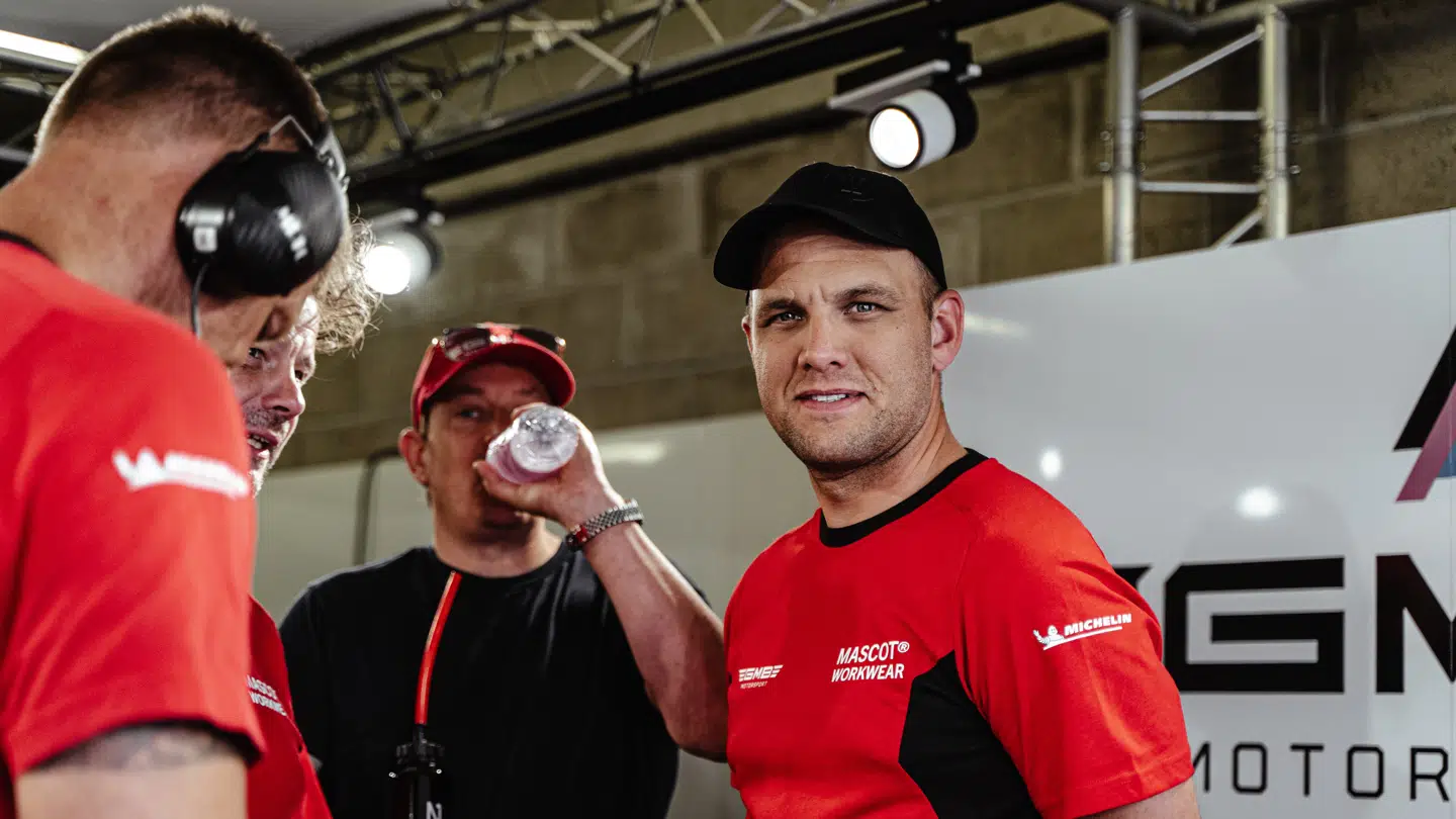 Som tredobbelt verdensmester, forsvarende Le Mans-vinder og 'Årets Bilsportskører' er Marco Sørensen stjernen hos det Le Mans-debuterende danske hold.