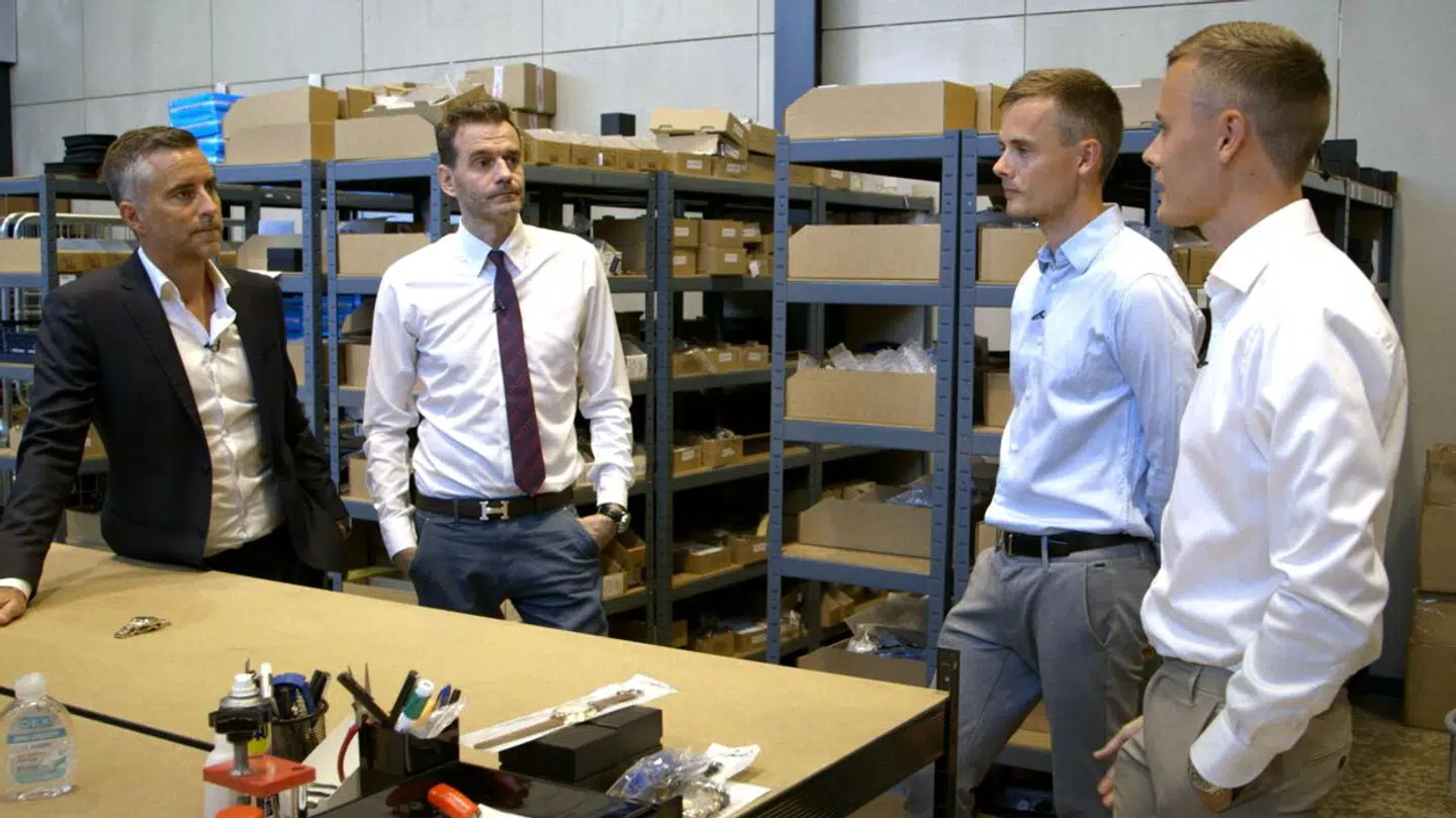 I 'Løvens hule'-spin-offet 'Velkommen til virkeligheden' så man investorerne Jacob Risgaard og Jesper Buch besøge tvillingerne fra Ditur.dk i Aarhus. Foto: DR / Sune Harmsen