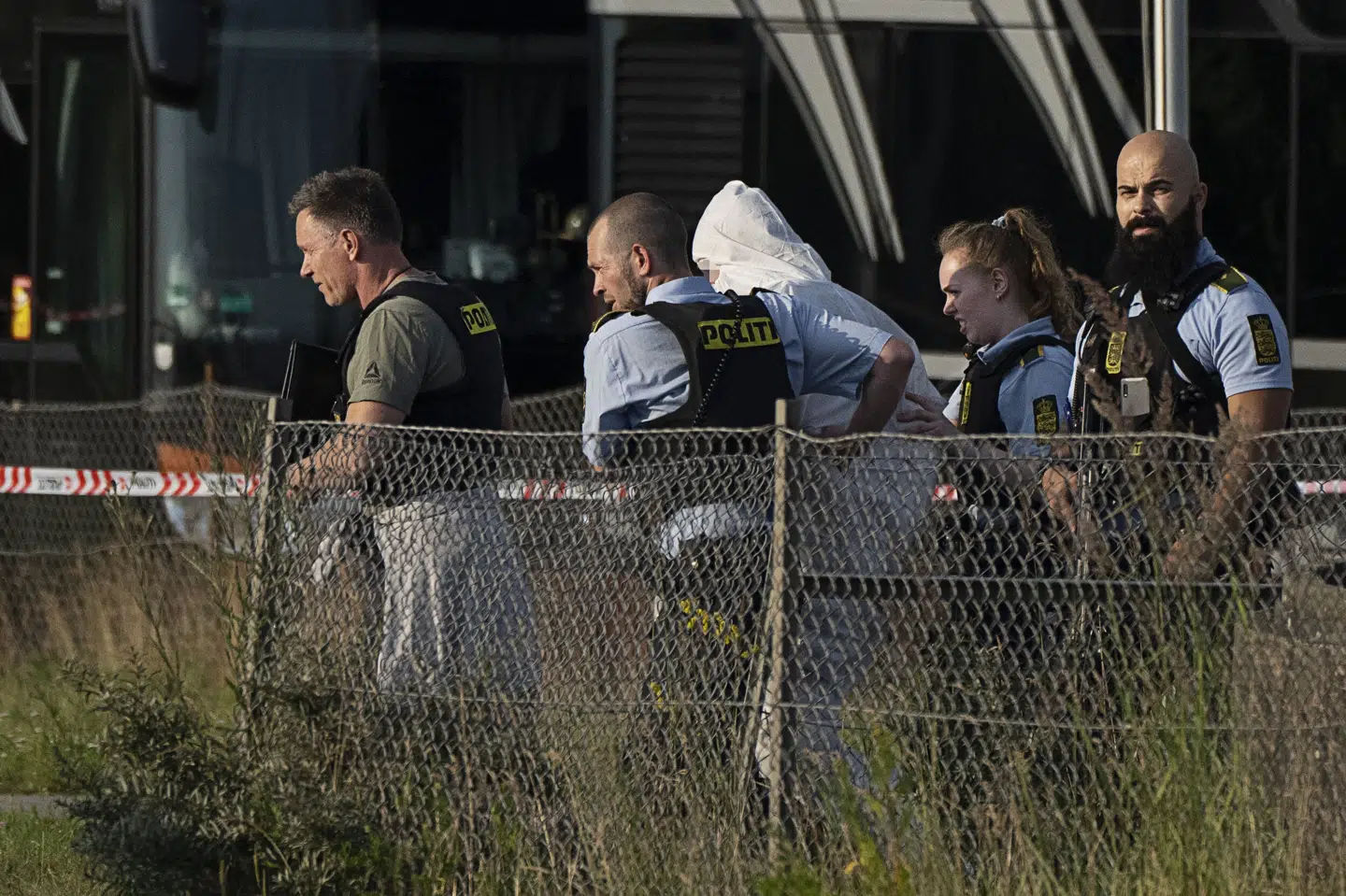 Blot et kvarter efter de første skud blev affyret mod tilfældige ofre i storcentret Fields, anholdt politiet en gerningsmand. Anklagemyndigheden mener, at han var utilregnelig på grund af sindssygdom og kræver ham anbragt på den særligt sikrede psykiatriske afdeling "Sikringen" i Slagelse.