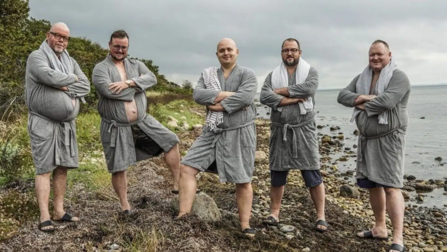 Tommy Fischer (th.) deltog i anden sæson af TV 2-programmet 'Fem fede kokke' med kokkene Claus Holm, Jesper Julian Møller, Jesper Græm og Magnus Sonne.