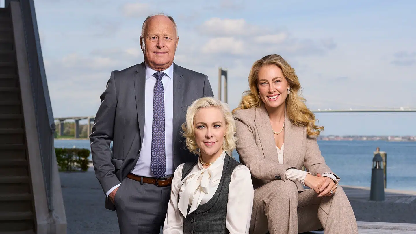 Torben Østergaard-Nielsen med sin to døtre. Fra venstre: Torben Østergaard-Nielsen, Nina Østergaard Borris (midt) og Mia Østergaard Rechnitzer (th).