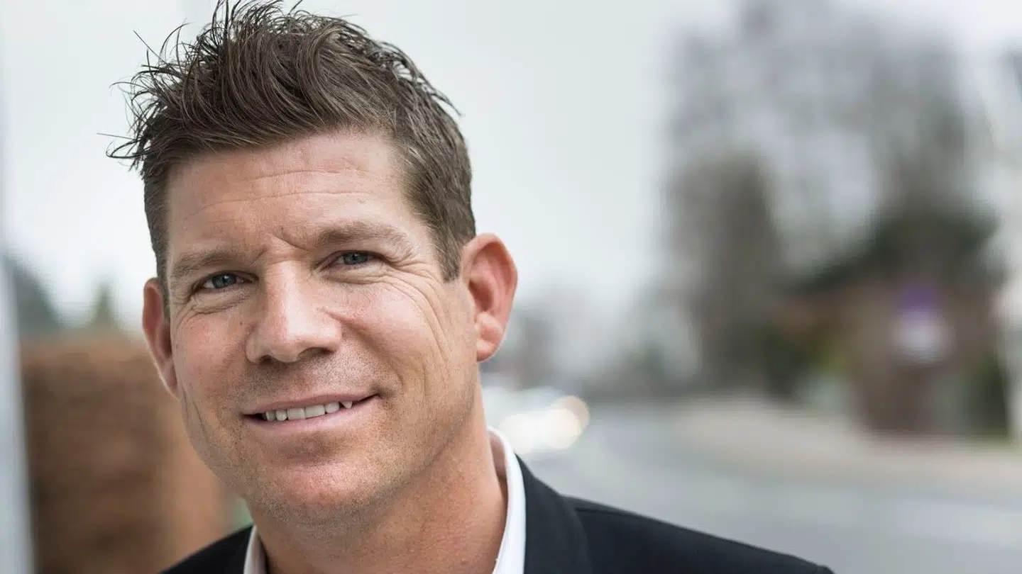 Ejendomsmægler Jesper Nielsens tidligere firma er nu gået konkurs. Firmaet havde frem til sin konkurs stadig mæglerens navn, selvom han var stoppet i virksomheden.