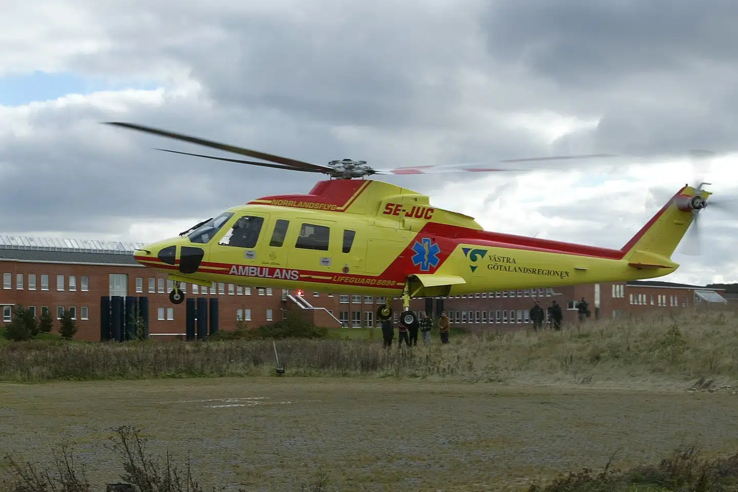 Det samlede antal missioner i 2022 svarer til, at helikopterne i gennemsnit blev sendt afsted 12,4 gange i døgnet. (Arkivfoto). Henning Bagger/Ritzau Scanpix