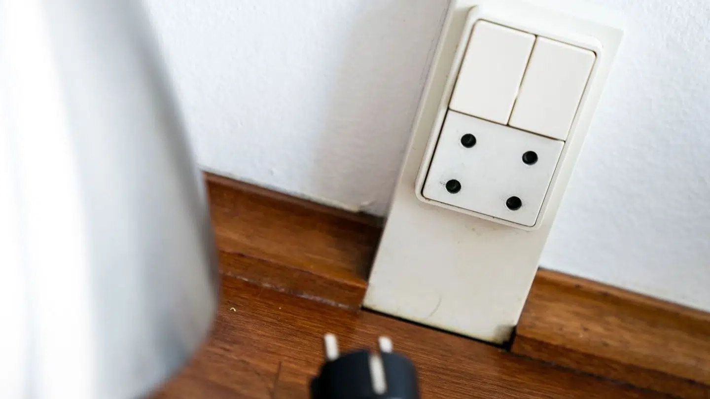 Husk at slukke på stikkontakten – eller hiv stikket helt ud.