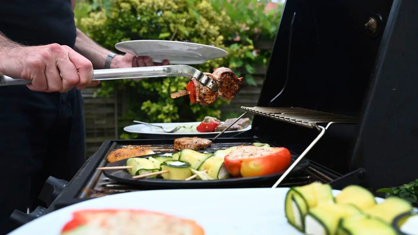 Mange er ikke opmærksomme på, at slangen på gasgrillen har begrænset levetid.