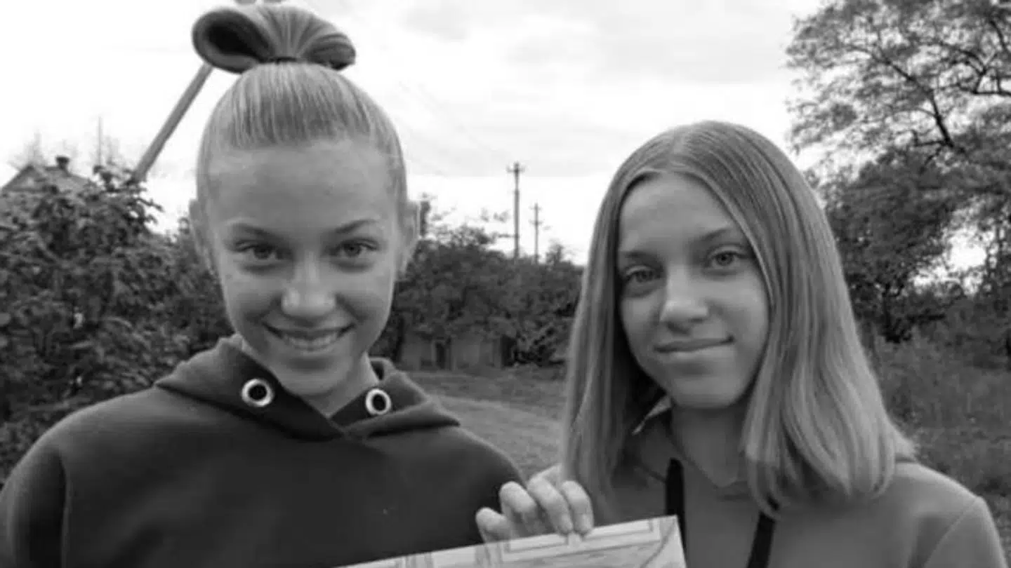 Tvillingerne Julija og Anna var blandt de dræbte, da en raket tirsdag ramte en restaurant i Kramatorsk.