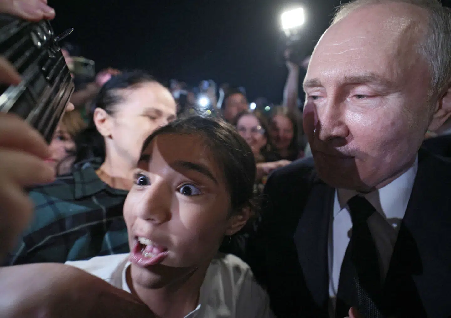 Her ses Vladimir Putin under mødet med folkemængden i Dagestan den 28. juni.