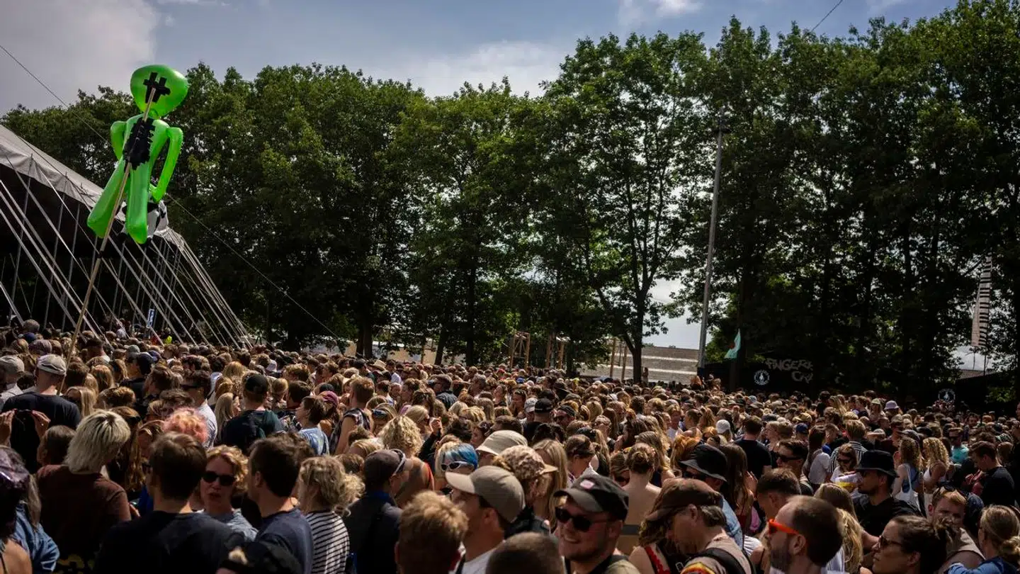Publikum til koncert med den danske kunstner Guldimund på Avalon på Roskilde Festival fredag den 30. juni 2023.. (Foto: Ida Marie Odgaard/Ritzau Scanpix)