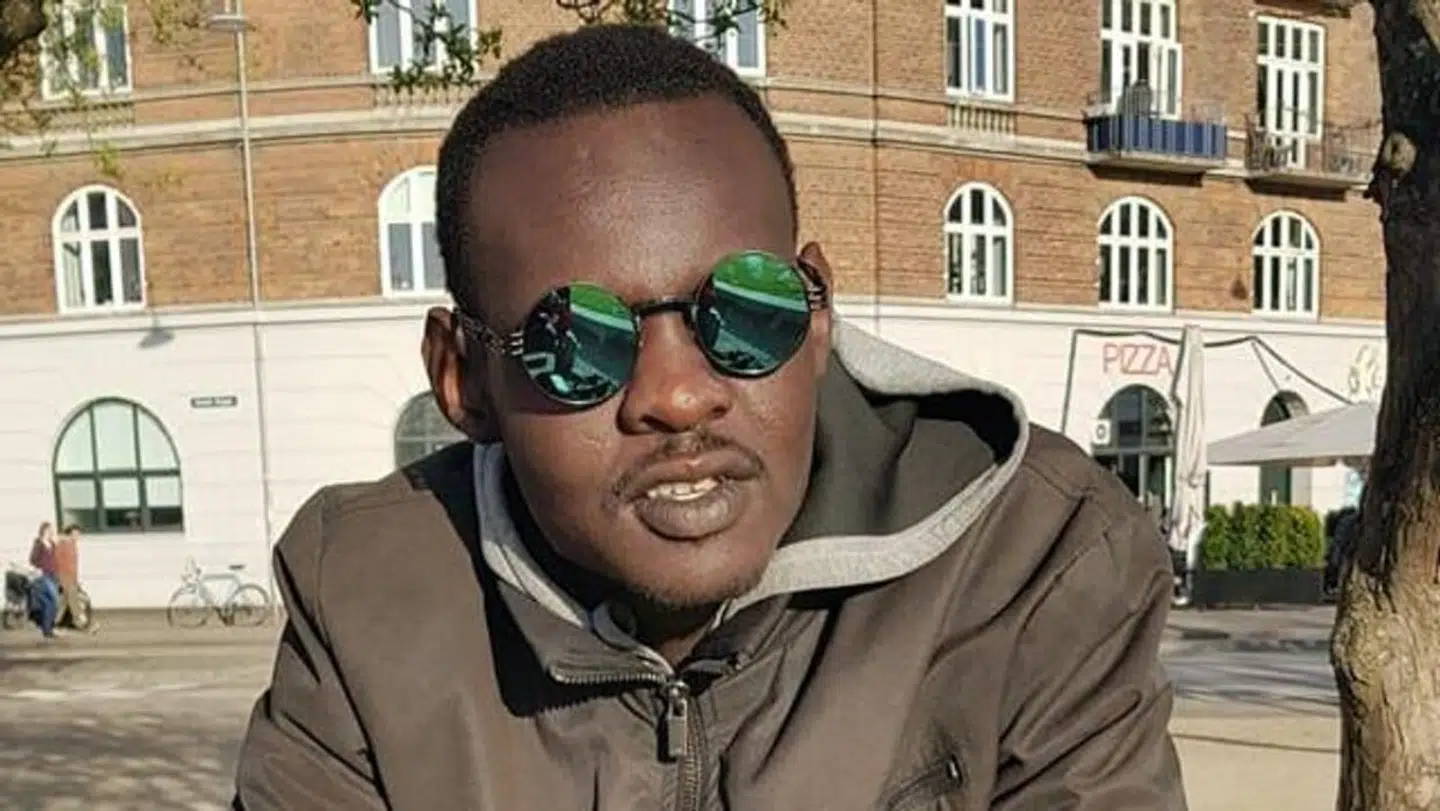 Den 31-årige seriemorder blev ifølge anklageskriftet overfaldet i fængslet tidligere i år.