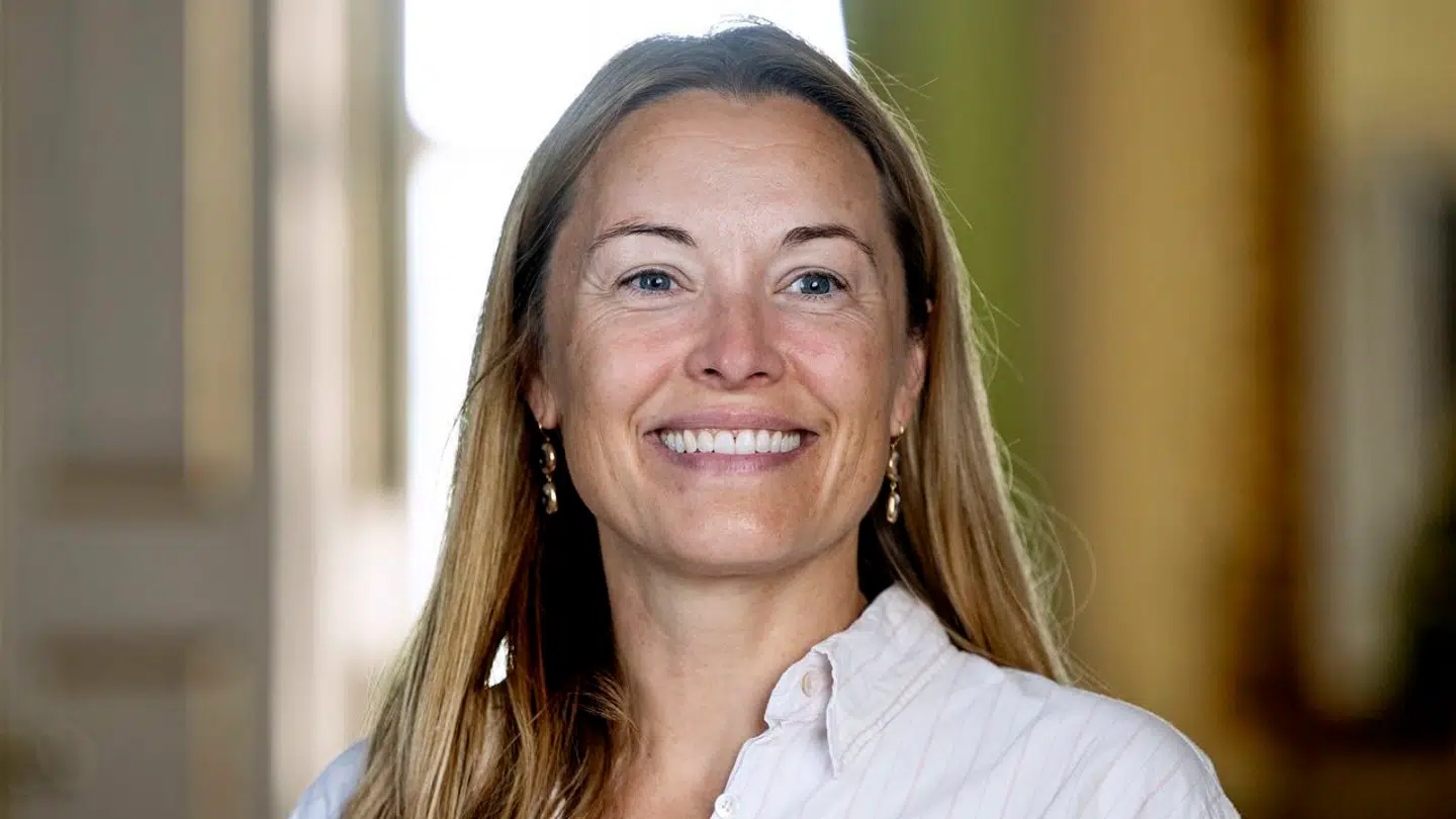 44-årige Louise 'Duddi' Albinus er blevet slotsfrue. Nu er det hendes ansvar at beholde Valdemars Slot i familien.