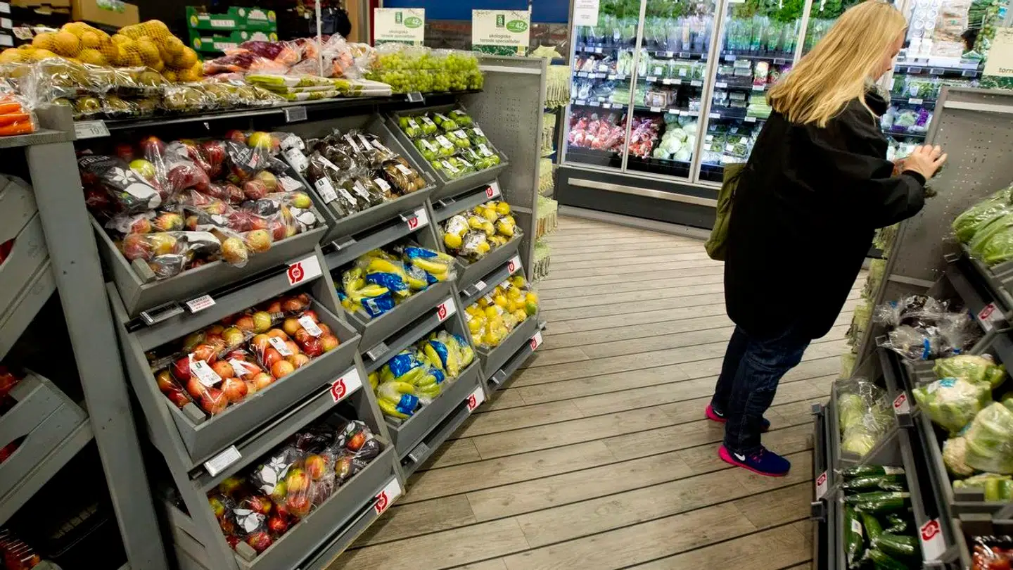 Priserne på fødevarer er steget voldsomt under inflationskrisen. Nu er der tegn på, at priserne flader lidt ud.
