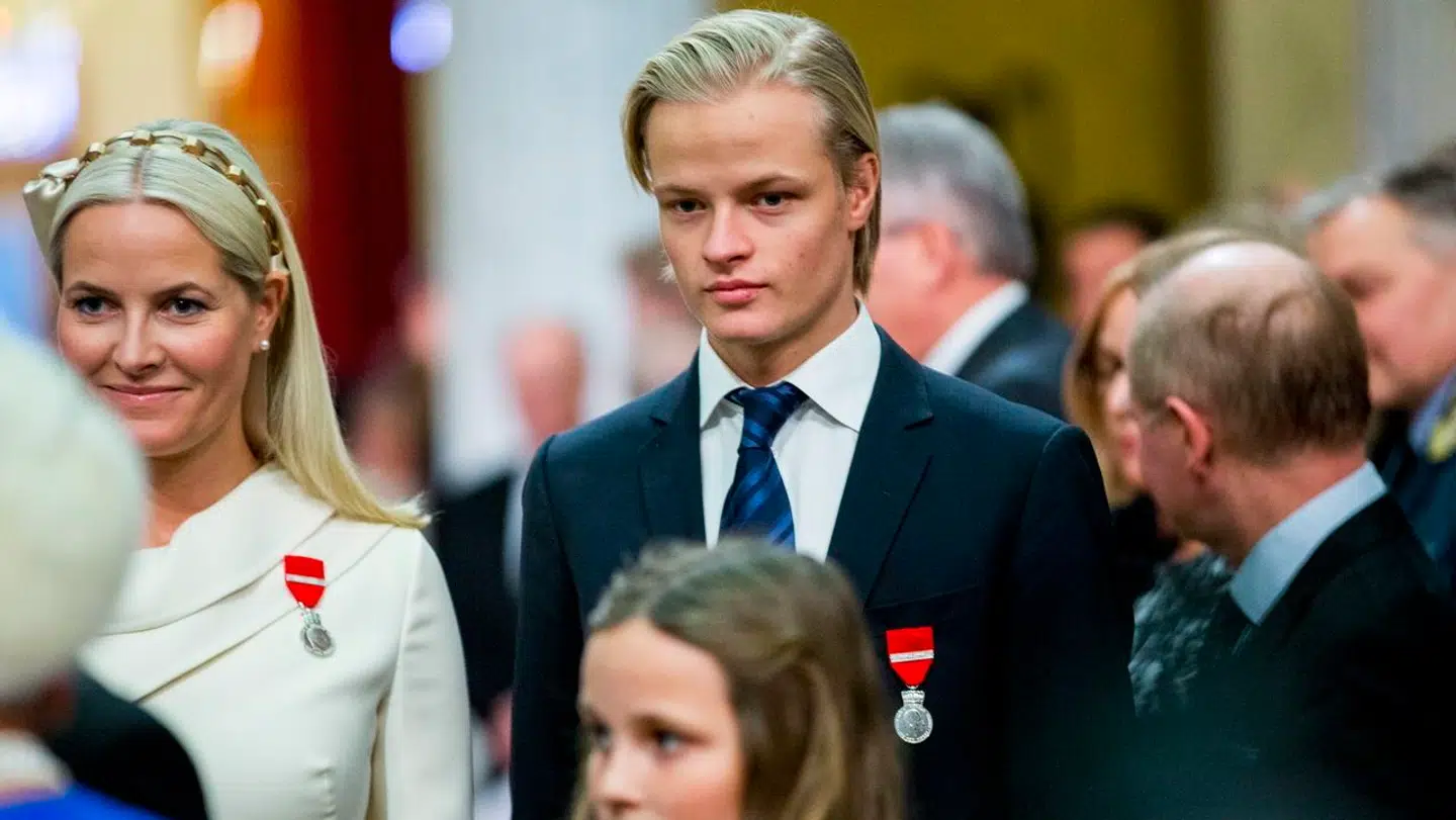 Den norske kronprinsesse Mette-Marit med sin ældste søn Marius Borg Høiby i 2016.