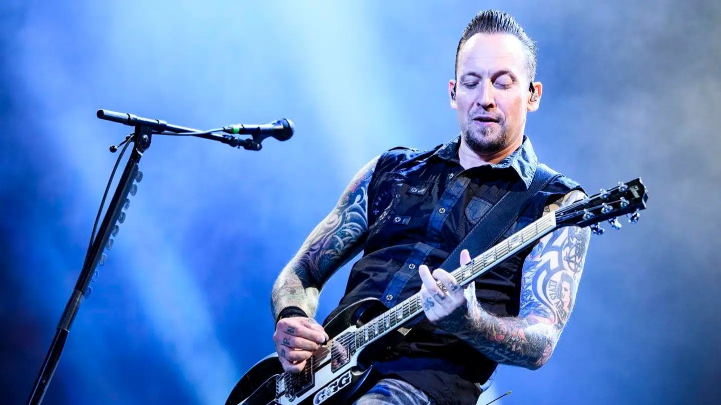 Indtægterne er ikke så høje som sidste år - men der er stadig gode penge i rockbandet.