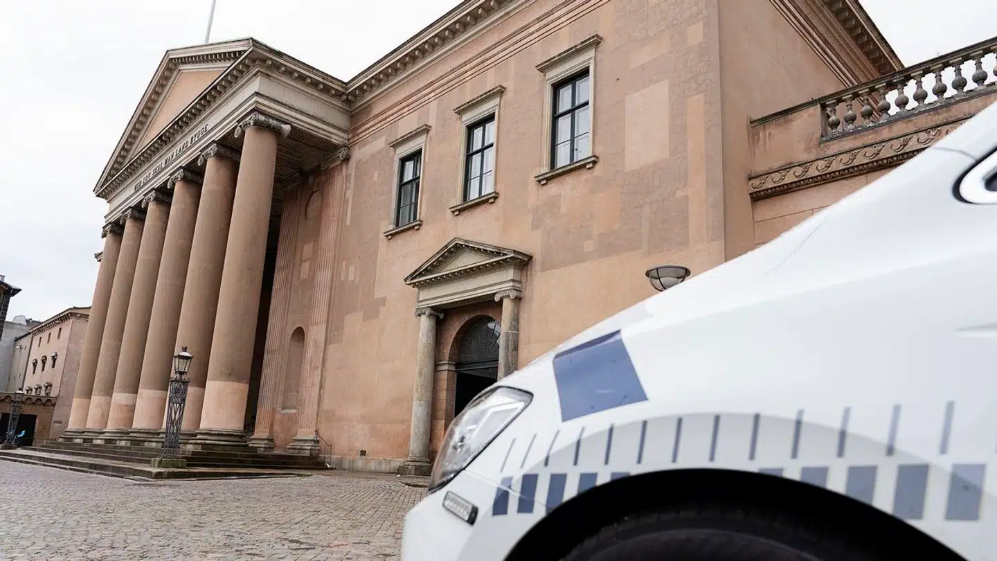 En 40-årig HA-rocker fremstilles lørdag formiddag i grundlovsforhør, hvor han er sigtet for salg og besiddelse af en større mængde stoffer. Foto: Claus Bech/Ritzau Scanpix
