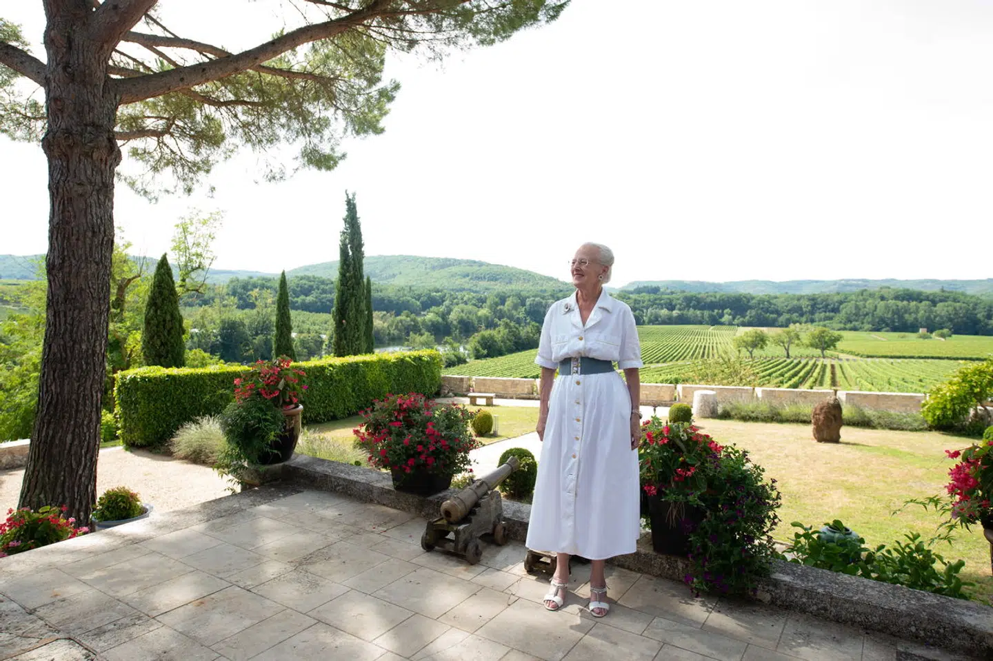 Dronning Margrethe købte Château de Cayx med sin afdøde ægtemand prins Henrik i 1974. Det historiske vinslot ved den sydfranske by Cahors ligger kun få kilometer fra prins Henriks barndomshjem.