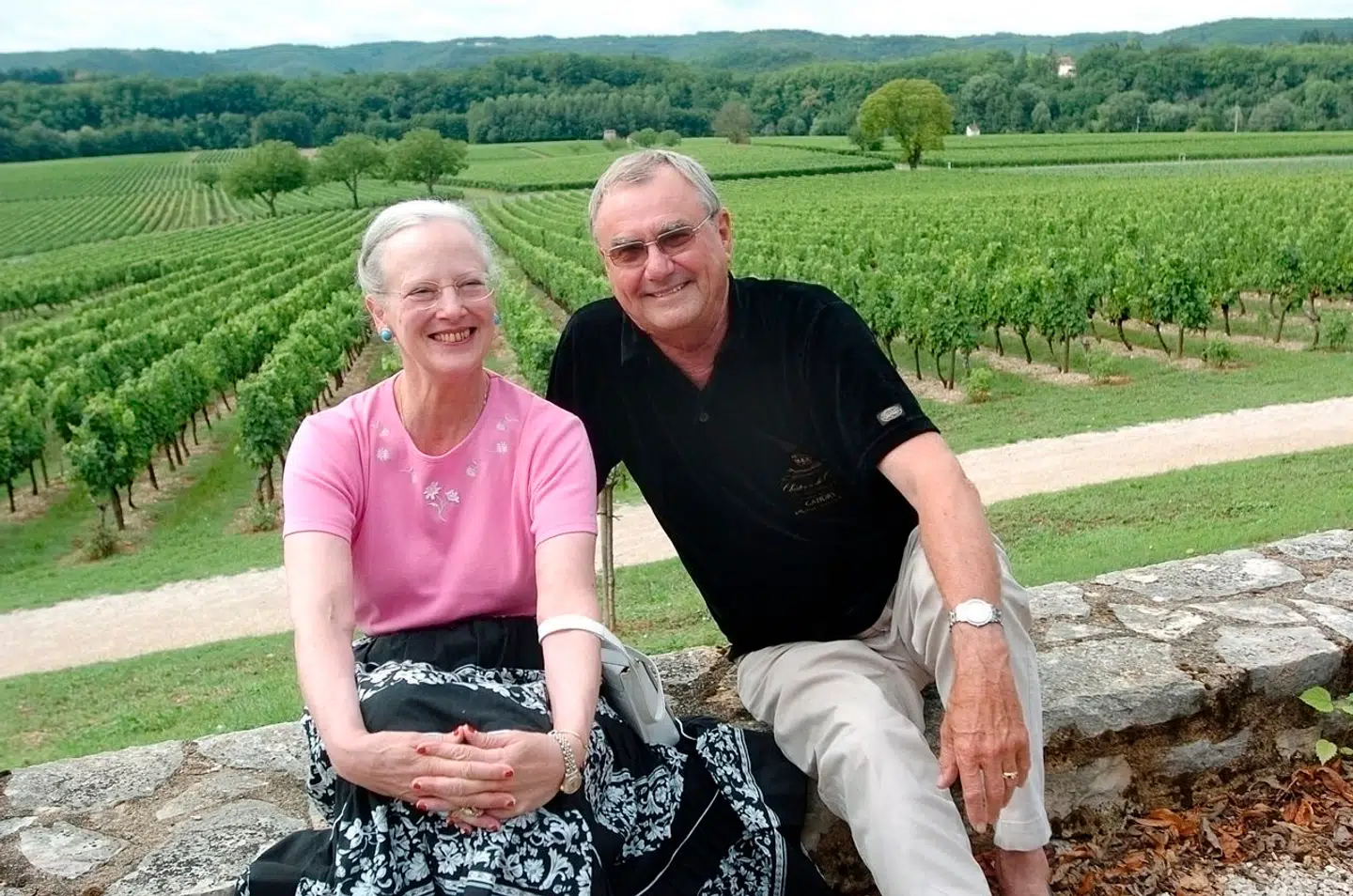 Dronning Margrethe købte Chateau de Caix sammen med prins Henrik. Hun tager fortsat årligt på sommerferie på det sydfranske vinslot.