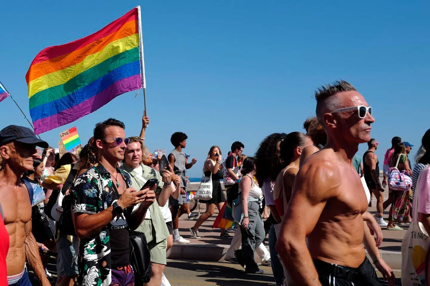 Topchefen i Chr. Hansen, Mauricio Graber, blev hængt ud for at gøre noget så forfærdeligt som at prioritere sin virksomheds overskud fremfor at donere penge til pride-week, skriver Christian Engelund Christensen og Bastian Baltersen. Her afholdes pride-week i Nice 9. juli 2023.