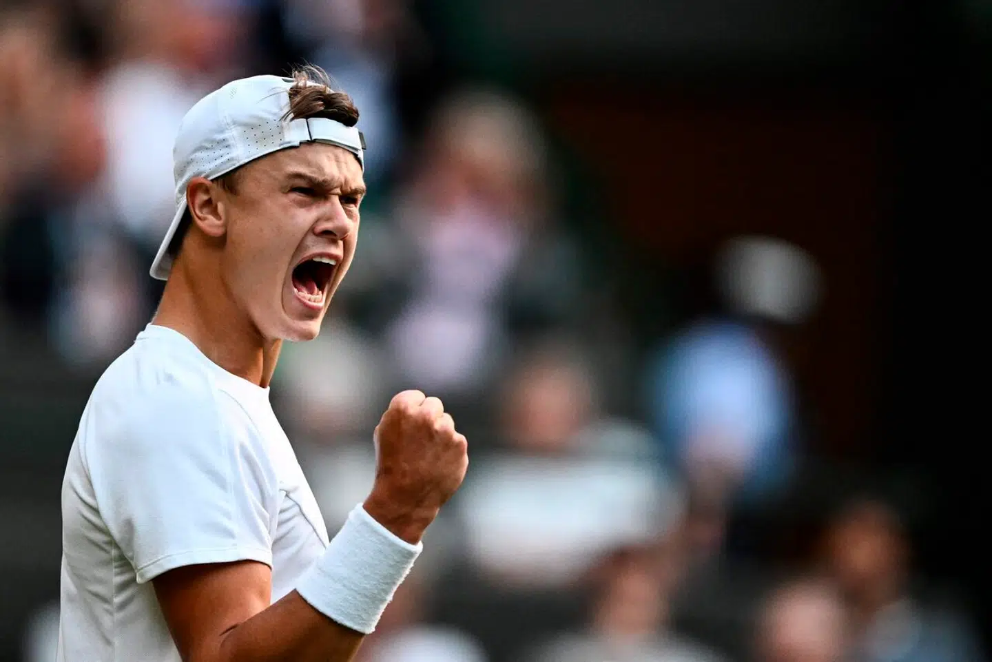 Det danske stjerneskud Holger Rune indkasserer store pengesummer, hver gang han vinder en kamp.