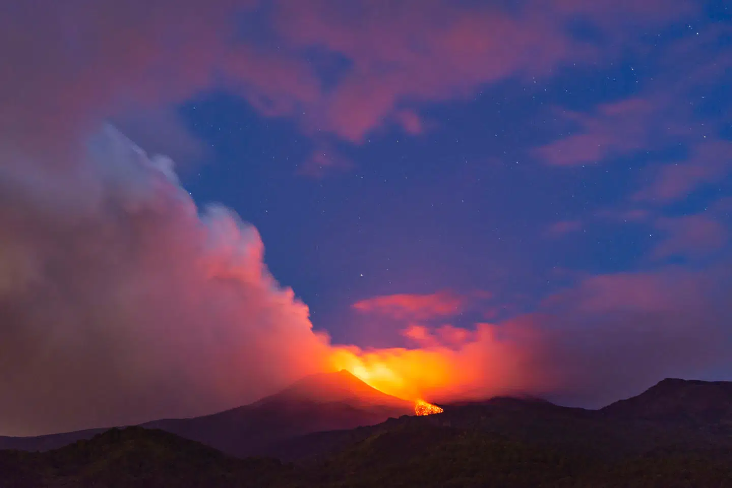 Arkivfoto: En vulkan sydvest for Reykjavik er mandag gået i udbrud.