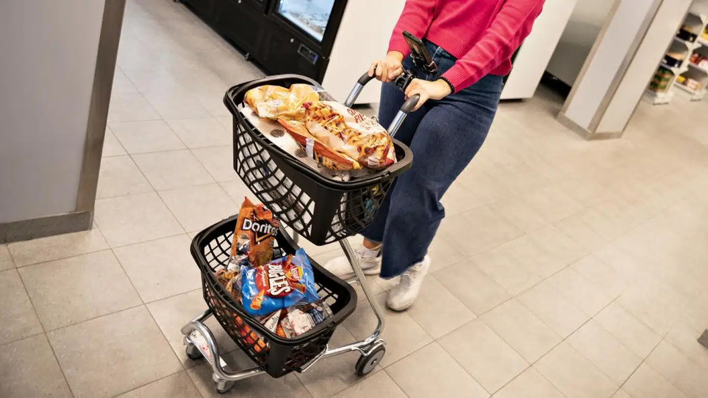 Faldet i den danske inflation er blandt de mest markante i de vestlige lande. Det giver en hurtigere genopretning af købekraften.