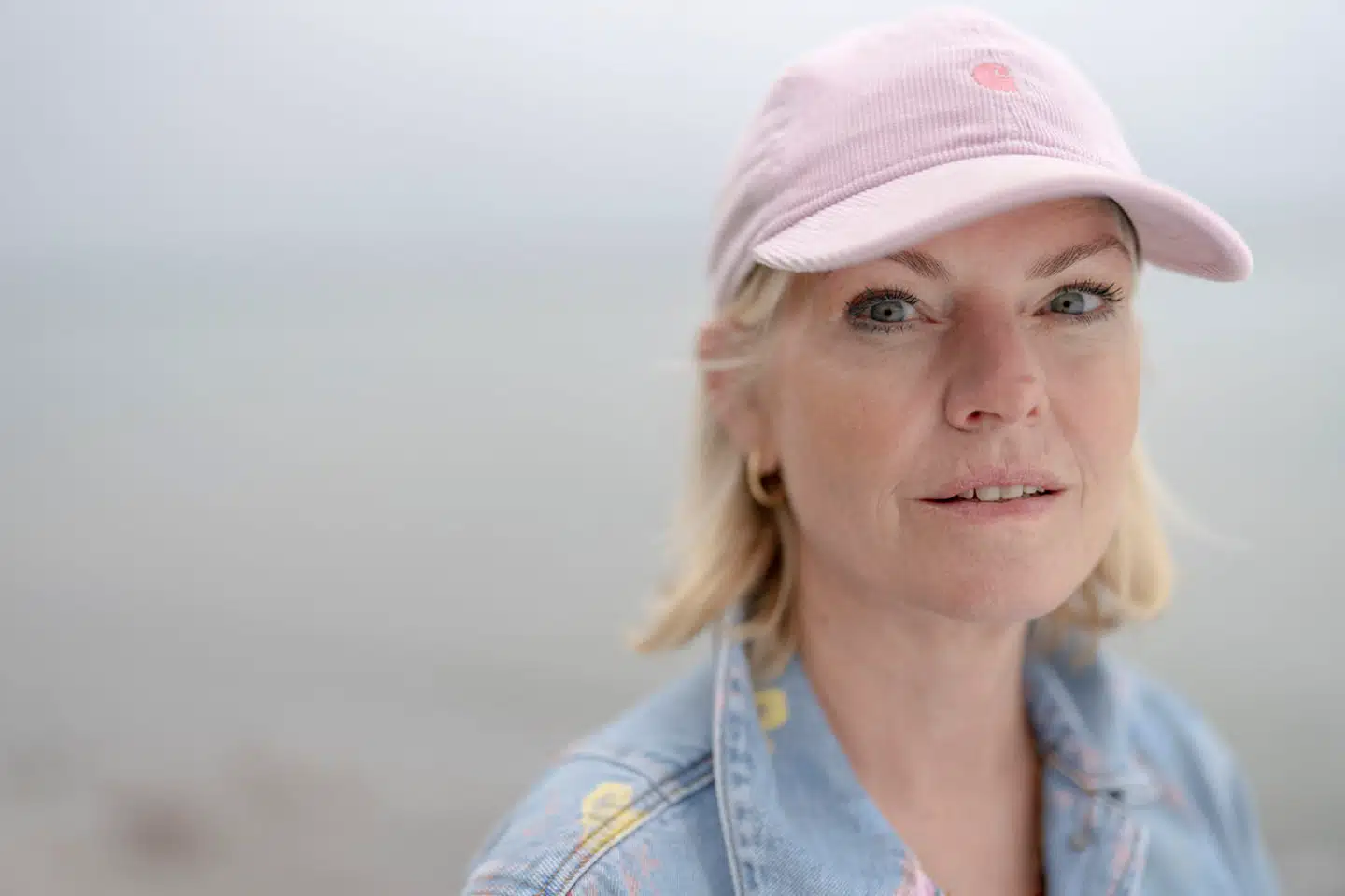 Lotte Thor Høgsberg eksperimenterede i en sommer for et par år siden med at lægge mobilen helt væk.