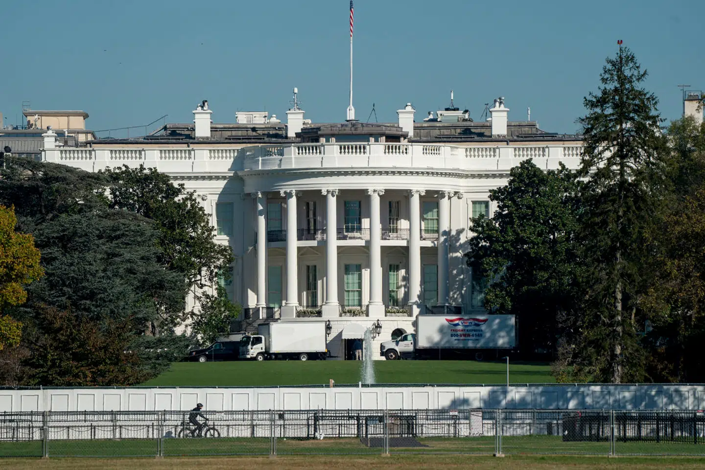Det Hvide Hus blev evakueret efter fund af kokain.