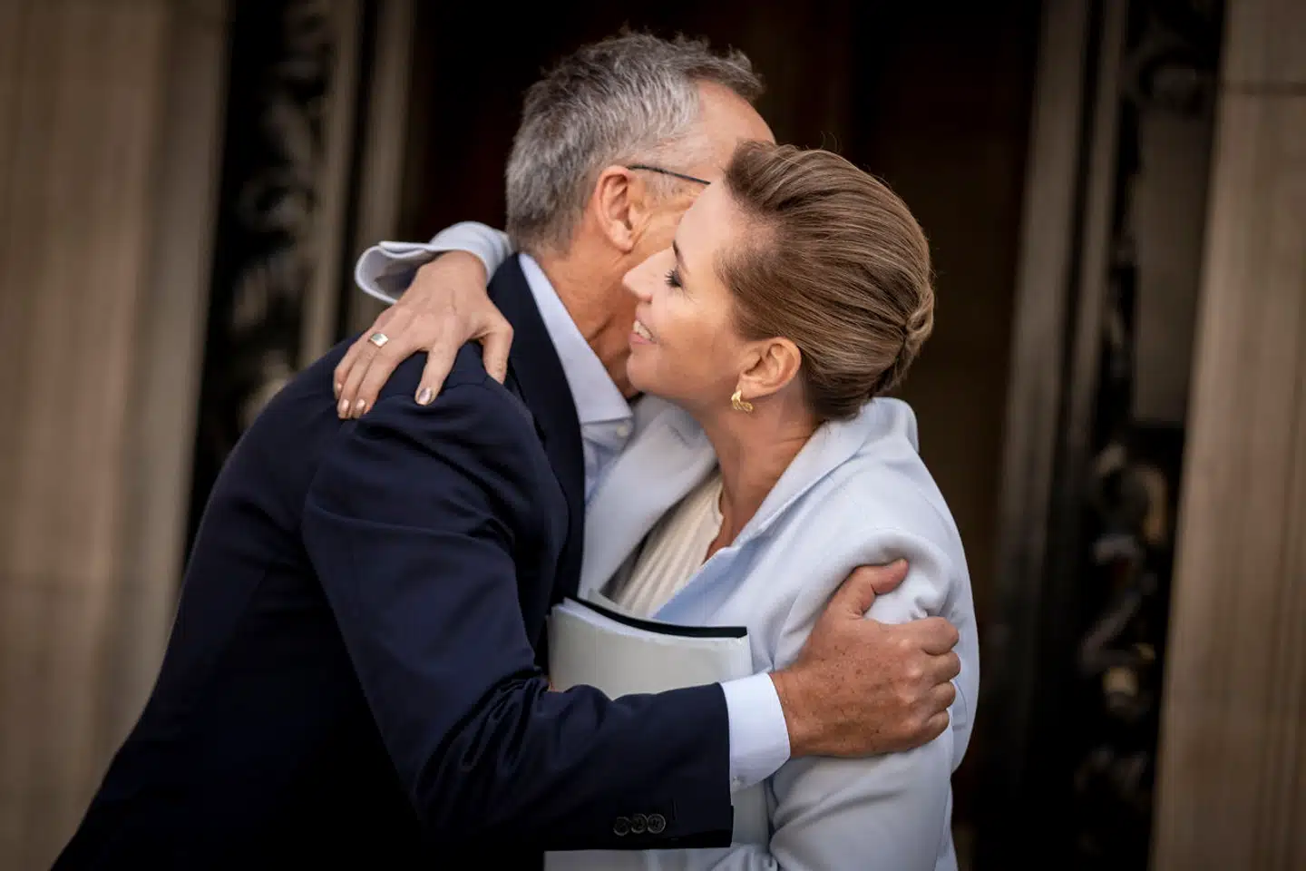 Danmarks statsminister, Mette Frederiksen, bliver ikke Natos næste generalsekretær. I stedet fortsætter Jens Stoltenberg et år mere.