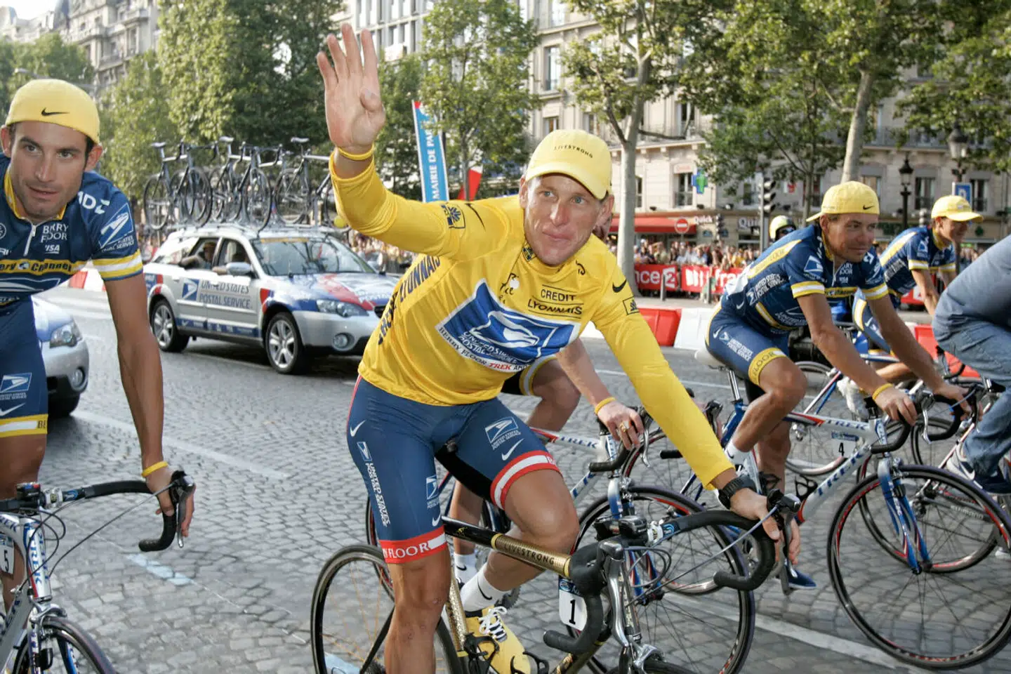 I 2012 blev Lance Armstrong fundet skyldig i at have brugt doping. Inden da havde han vundet Tour de France syv gange - titler, han derefter mistede.