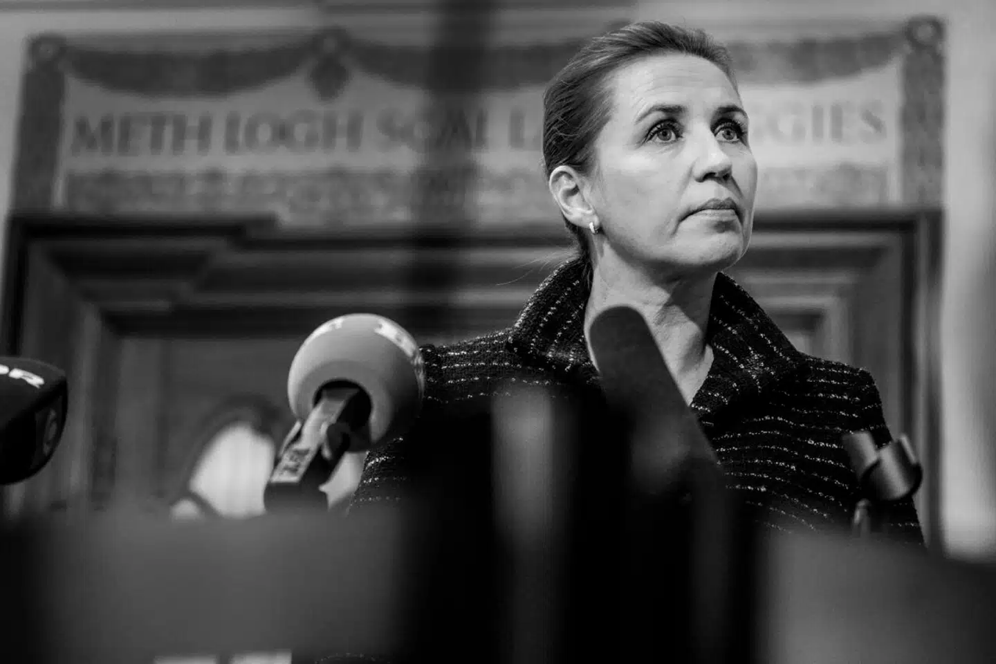 Statsminister Mette Frederiksen (S) og hendes regering kom for alvor i blæsevejr, da de afskaffede store bededag. Statsministeren slog dog fast, at danskerne godt kunne glemme enhver drøm om at arbejde mindre, end de gør i dag. Arkivfoto: Søren Bidstrup