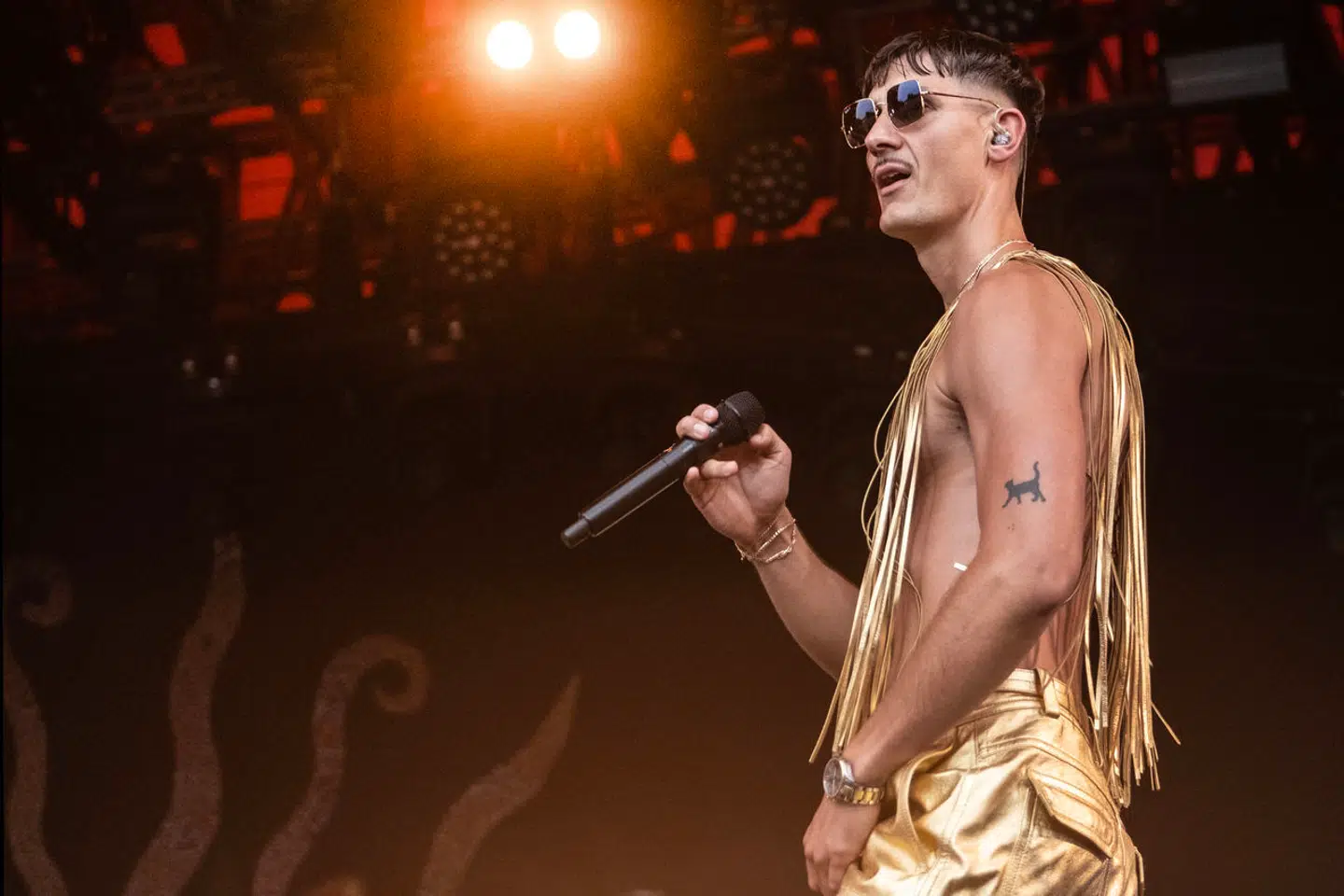 I 2022 var Rahim booket til den næststørste scene Arena. I år var han rykket til Orange Scene, som han ikke havde problemer med at fylde.