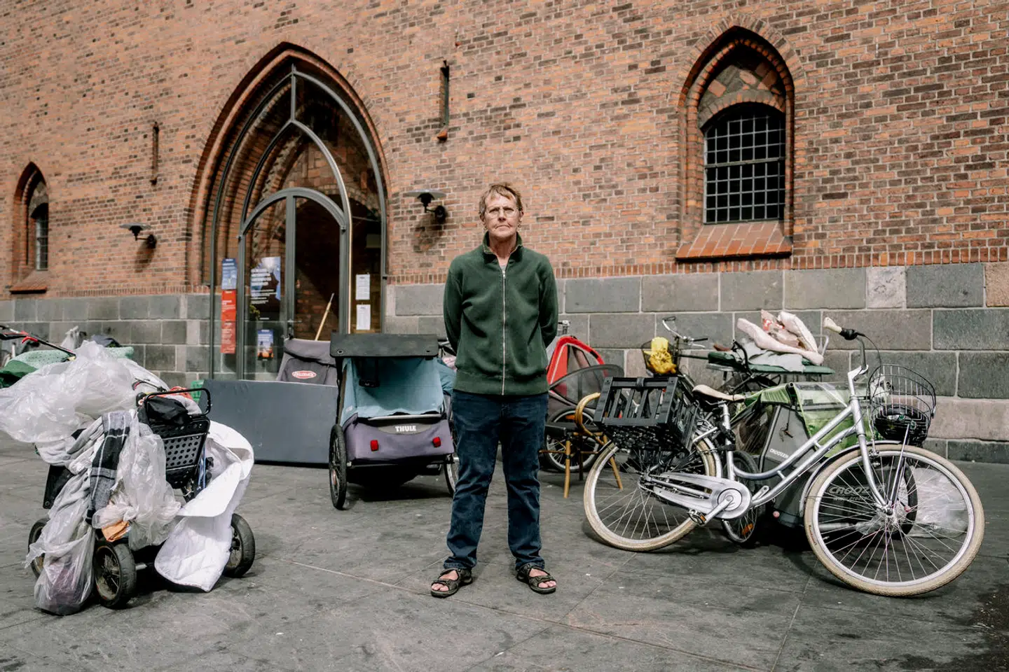 Anita Rohwer er ikke i tvivl: »For mig er det et permanent værested for hjemløse migranter. De er her jo hele tiden, og i vinteren har vi gudskelov et nødherberg,« siger den 64-årige præst.