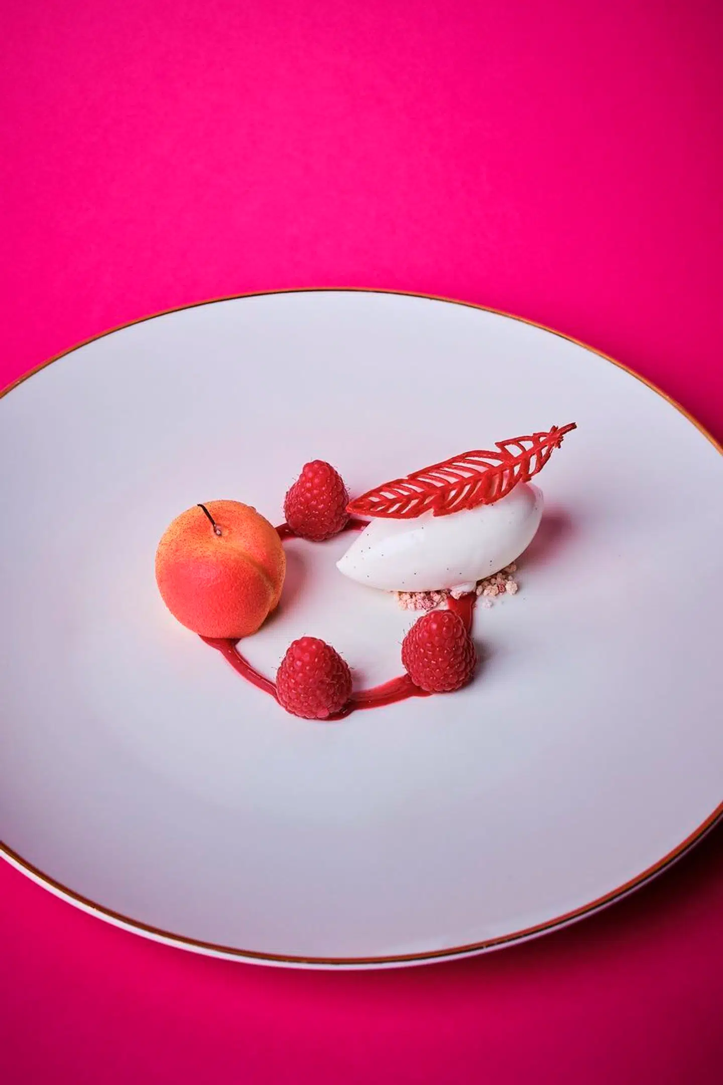 Nicolas Sales’ version af peach melba, der blev udtænkt af Auguste Escoffier i 1893 for at ære den australske sopran Dame Nellie Melba.