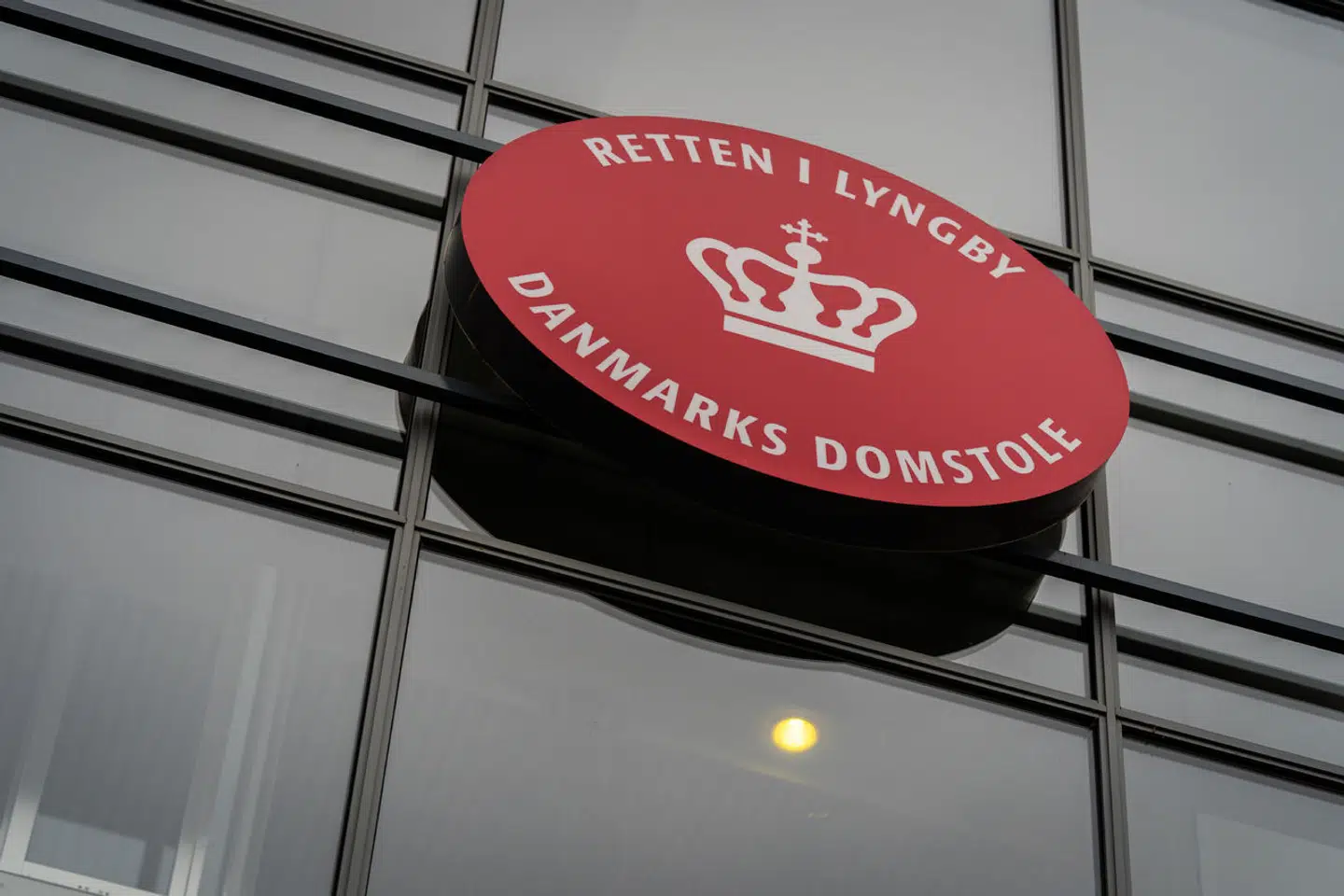 Må offentligheden få lov at overvære straffesagen mod den hjemsendte spionchef Lars Findsen? Det spørgsmål grubler Retten i Lyngby over, og der går mindst et par uger, før svaret foreligger.