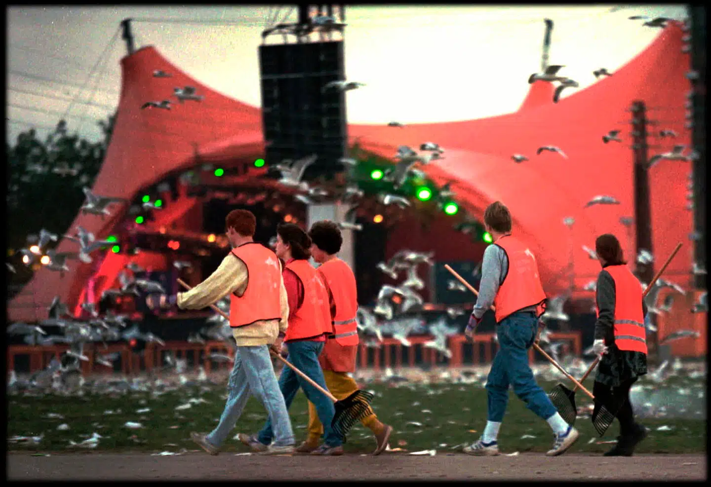 Lørdag morgen på Roskilde Festivalen i 1995.
