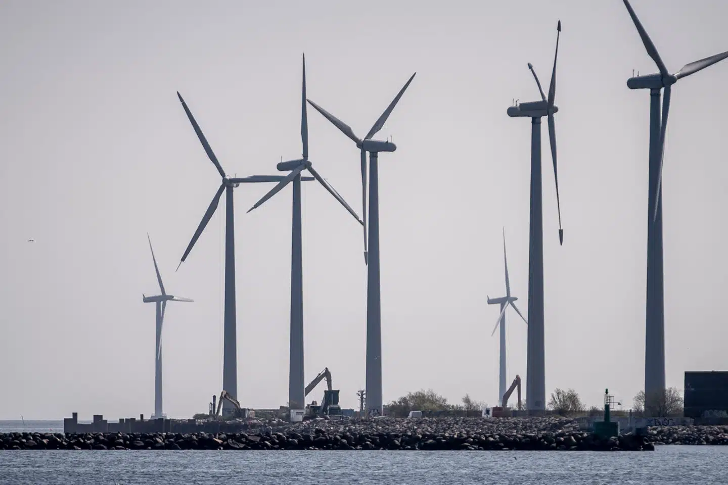 Hvis Danmark som minimum skal fastholde sin markedsandel inden for energiteknologi, kræver det en strategisk indsats i et marked, hvor den globale konkurrence stiger år for år, skriver dette læserbrevs skribenter.