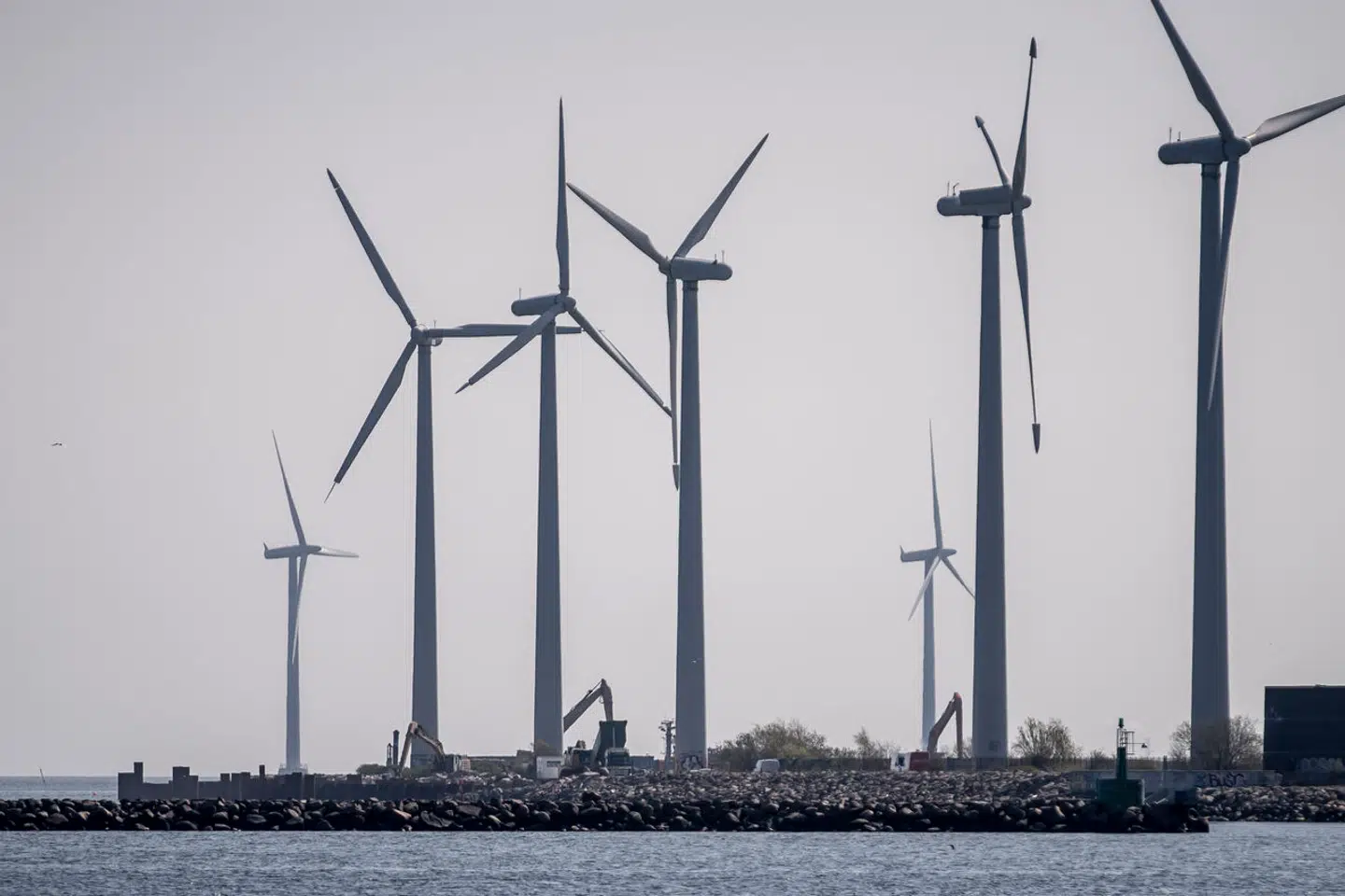 Hvis Danmark som minimum skal fastholde sin markedsandel inden for energiteknologi, kræver det en strategisk indsats i et marked, hvor den globale konkurrence stiger år for år, skriver dette læserbrevs skribenter.