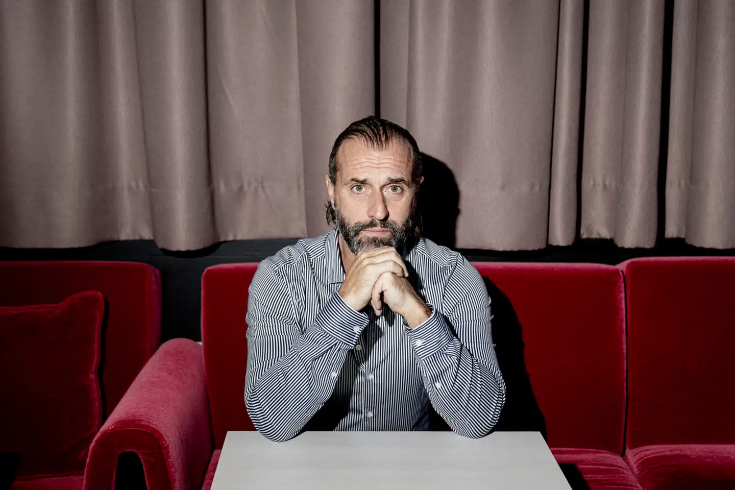 »Jeg finder det lidt letkøbt, når en succesfuld forretningsmand råder os til at have det godt med os selv snarere end at være gode til noget, som om det ene udelukker det andet,« skriver Mette Boye Kirkeby.