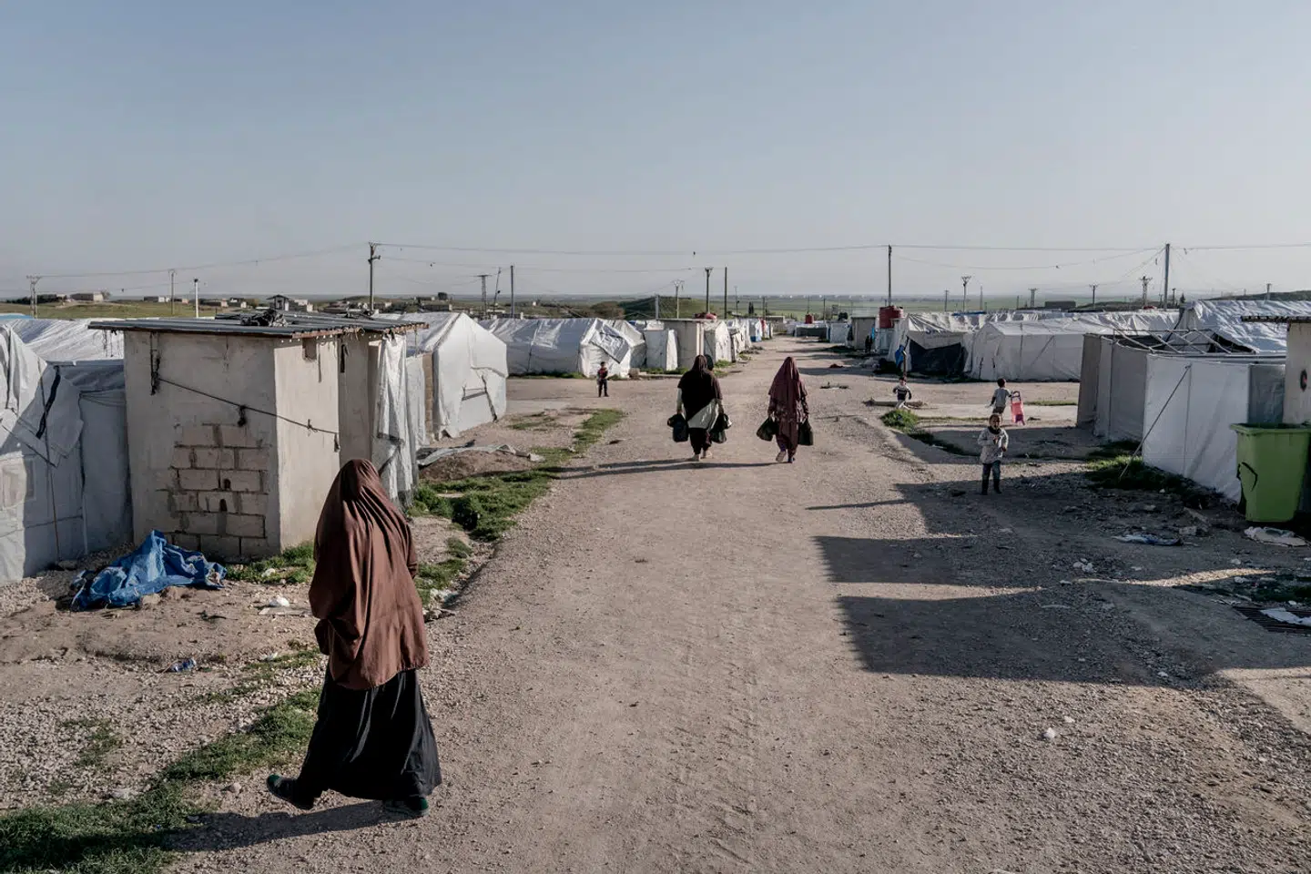 »Hvorfor har statsministeren ikke hugget den gordiske knude over og taget det sidste barn hjem?« spørger Eva Smith. Her ses den kurdiske fangelejr al-Roj i det Nordøstlige Syrien.