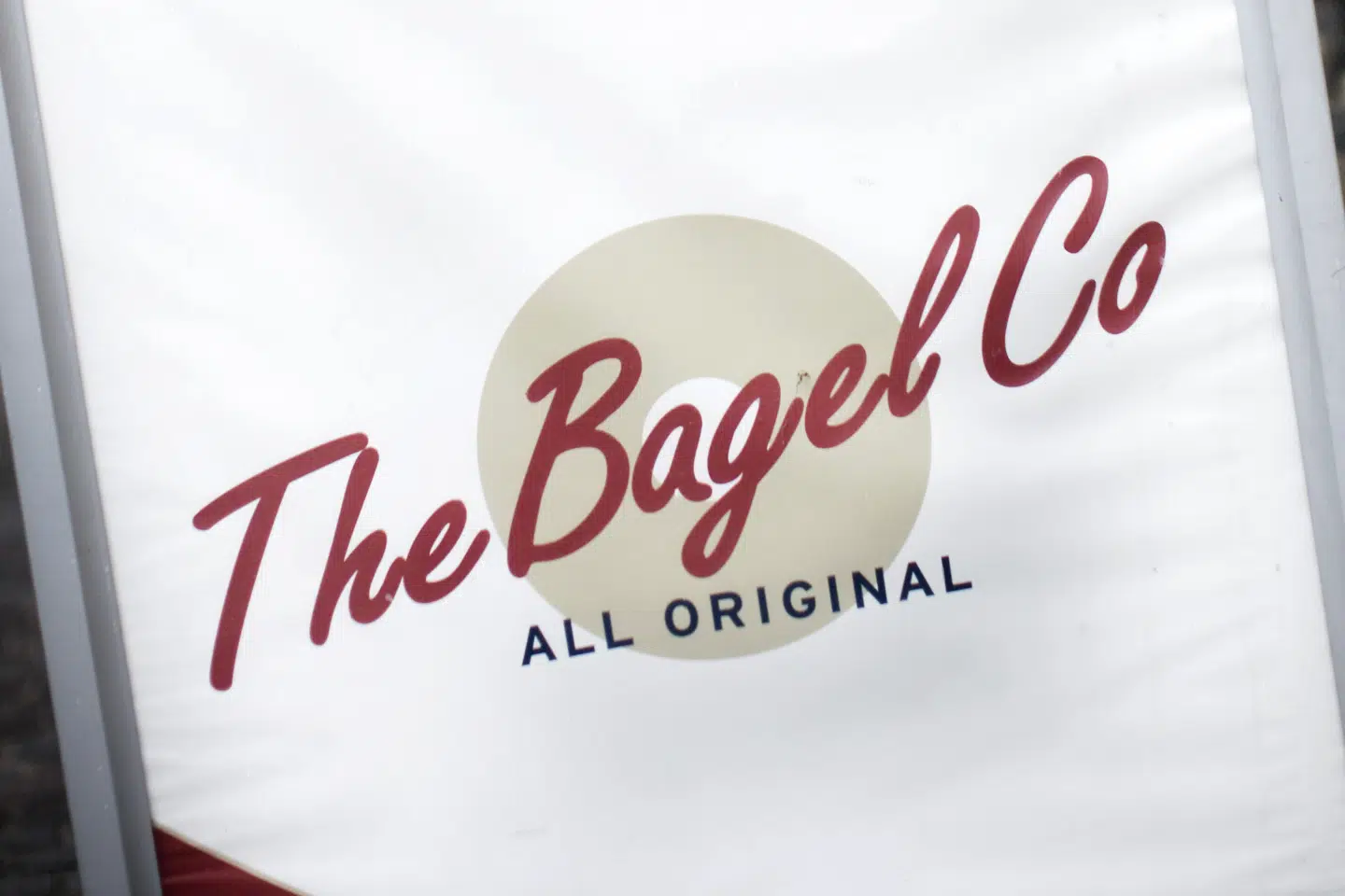 Bagelkæden har eksisteret i 23 år og har direktør Birthe Guldberg Thygesen som eneejer.