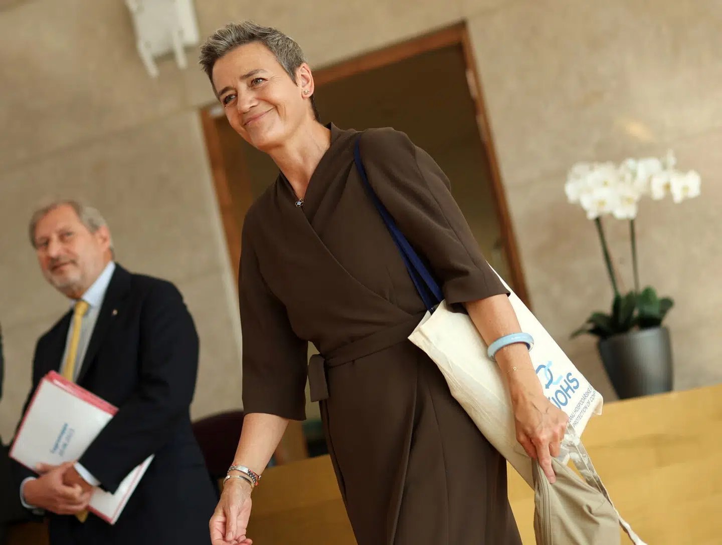 Danmarks konkurrencekommissær i EU, Margrethe Vestager, vil have et nyt job som formand for Den Europæiske Investeringsbank (EIB). Det er et job, som hun vil være »sublimt kvalificeret til«, lyder det fra Berlingskes erhvervsredaktør, Thomas Bernt Henriksen.