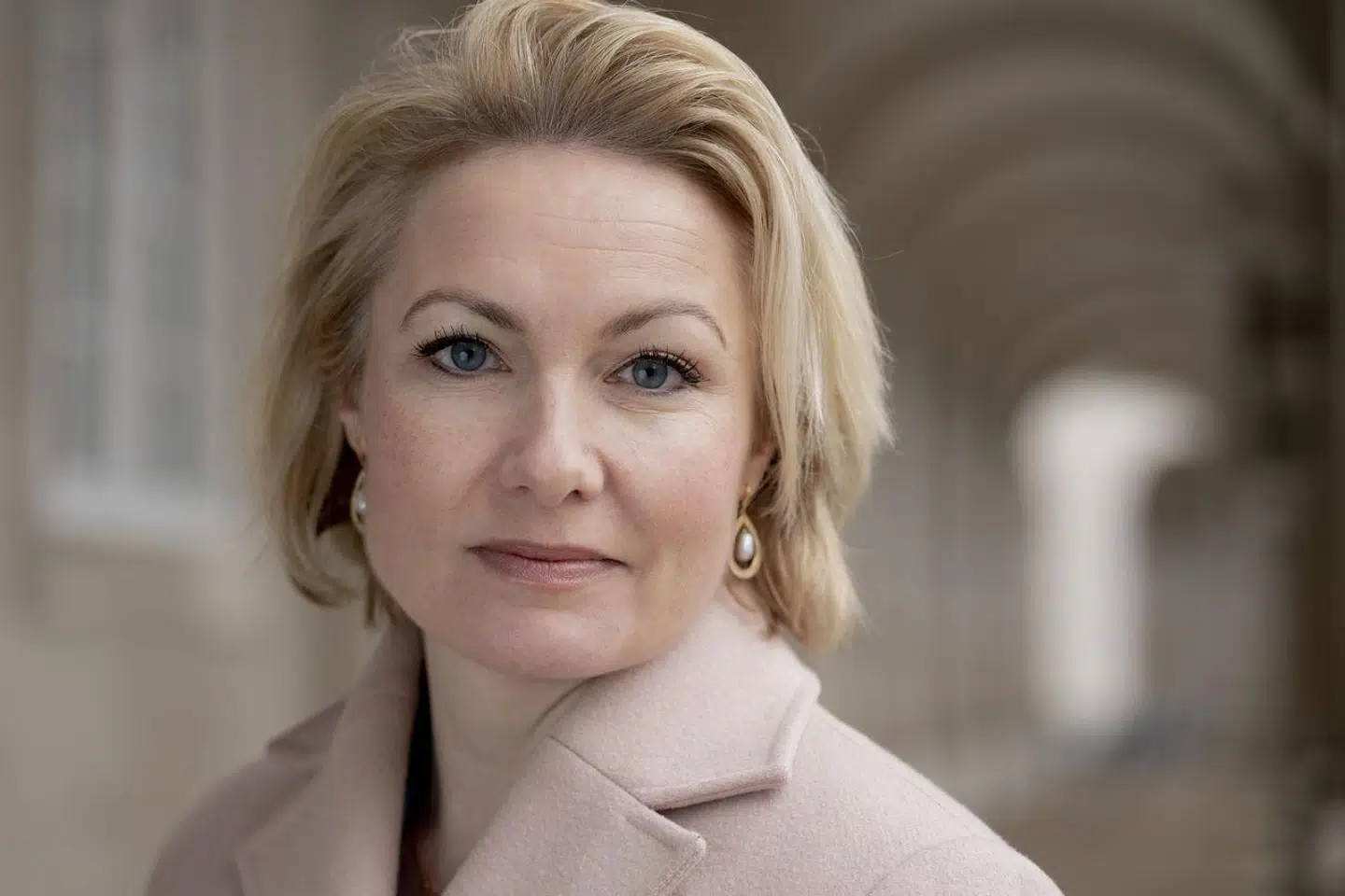 »Læg mærke til det, næste gang du ser en undersøgelse i samme boldgade: Spørgsmålene er meget ofte formuleret på en måde, så man får det ønskede – negative – resultat,« skriver Amalie Lyhne om den offentlige debat.