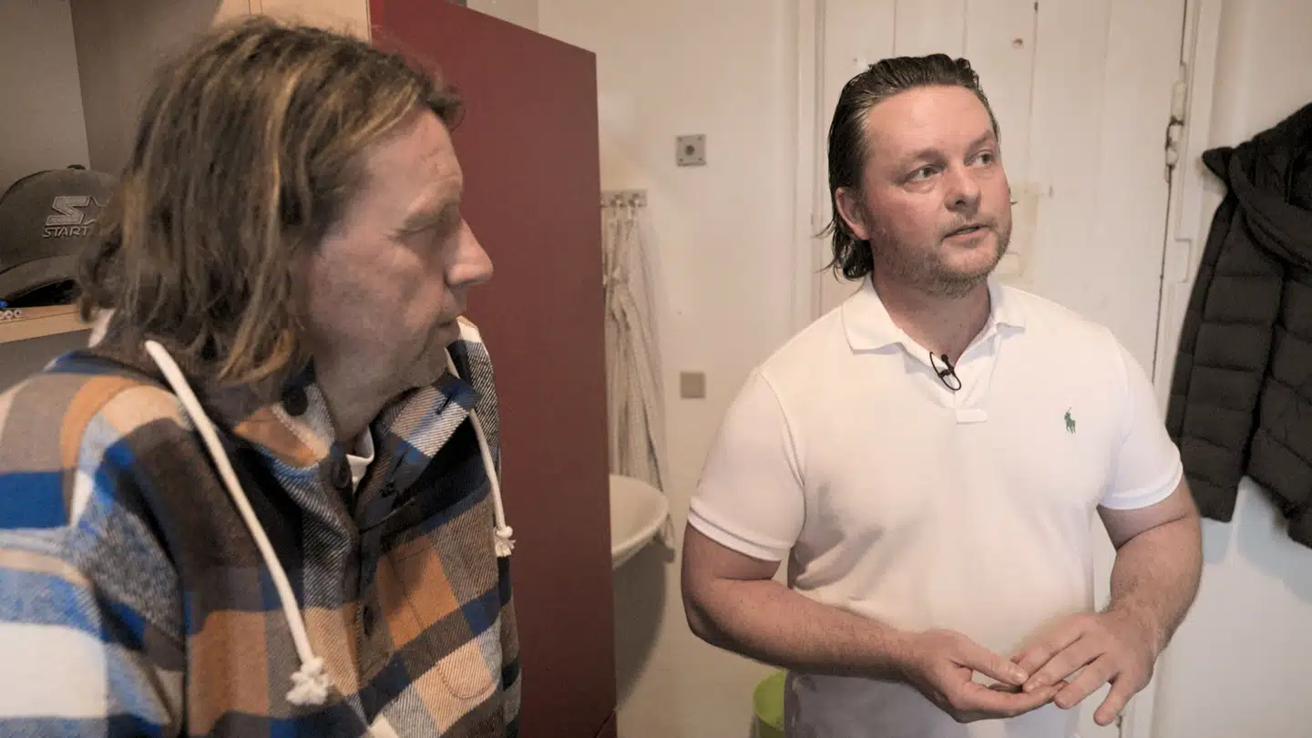 Tidligere på året medvirkede Martin Storm Rasmussen (th.) i DR-udsendelsen »Indefra med Anders Agger«, der handlede om livet som varetægtsfængslet i Vestre Fængsel. Tirsdag tilstod han et kæmpe bedragerinummer.