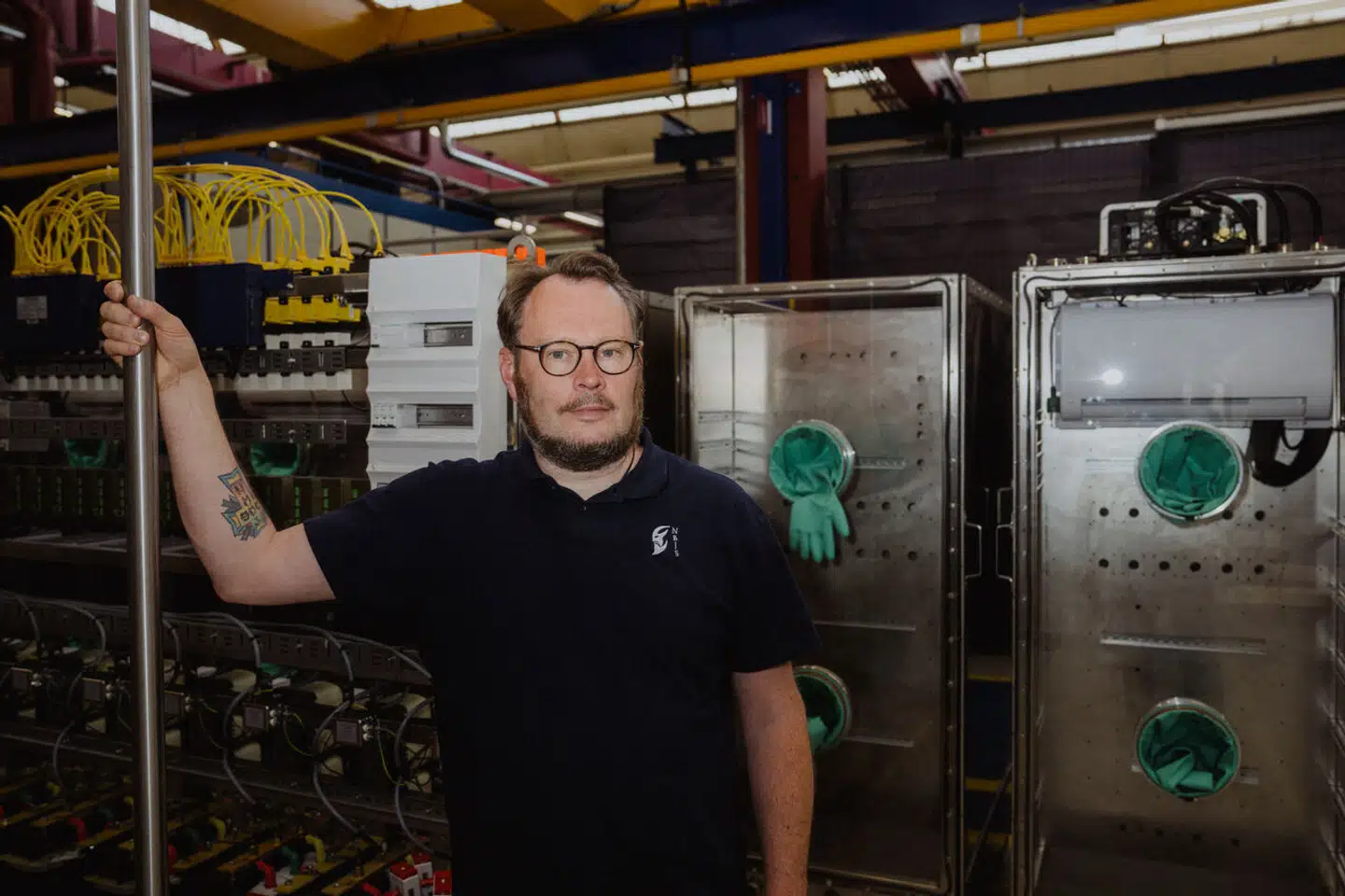 Ifølge Thomas Jam Pedersen, bestyrelsesformand og medstifter af Copenhagen Atomics, vil det kræve opførelse af en gigantisk fabrik med Tesla som forbillede, når virksomheden på et tidspunkt er klar til at sende sine atomreaktorer ud i masseproduktion.