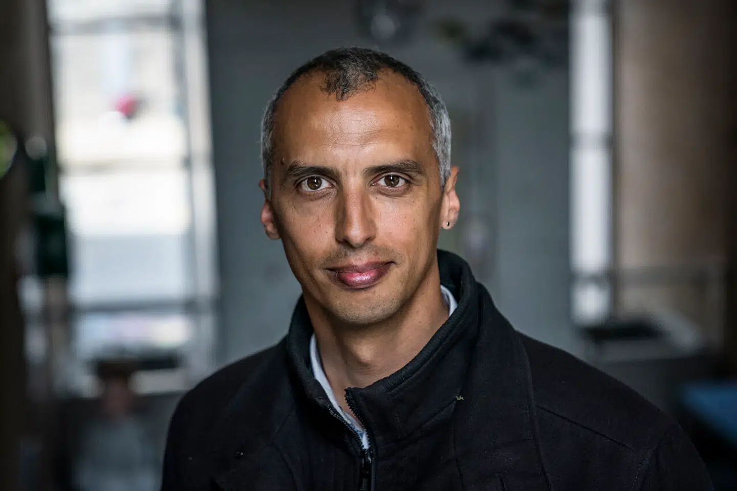 Undervisningsminister Mattias Tesfaye (S) har bedt Styrelsen for Uddannelse og Kvalitet (Stuk) om at udarbejde retningslinjer eller anbefalinger for brug af skærme i grundskolen, SFO'er og på ungdomsuddannelser.