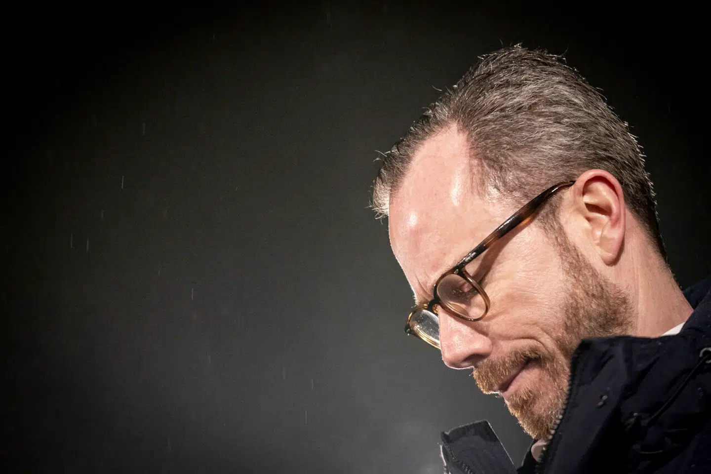 Under en rejse med forsvarsordførerne i Baltikum meddelte forsvarsminister Jakob Ellemann-Jensen (V) 26. januar, at et bredt politisk flertal var blevet enig om at indkøbe nyt artilleri fra Elbit. I slutningen af maj kunne mediet Altinget dog afsløre på baggrund af aktindsigter, at Ellemann-Jensen som forsvarsminister gav Folketinget kort tid til at godkende milliardindkøbet af våben fra Elbit. (Foto: Mads Claus Rasmussen/Ritzau Scanpix)