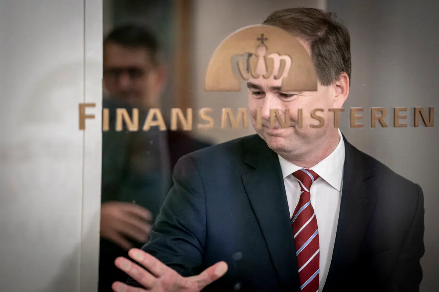 »Når langt de fleste kommuner de kommende år skal spare på driften, så er det ældreplejen, skolerne og børnene, der bliver ramt. Det er bare svært at forklare, når regeringen ikke vil stå ved egne beslutninger,« skriver Sofia Osmani om årets økonomiaftale mellem KL og regeringen.