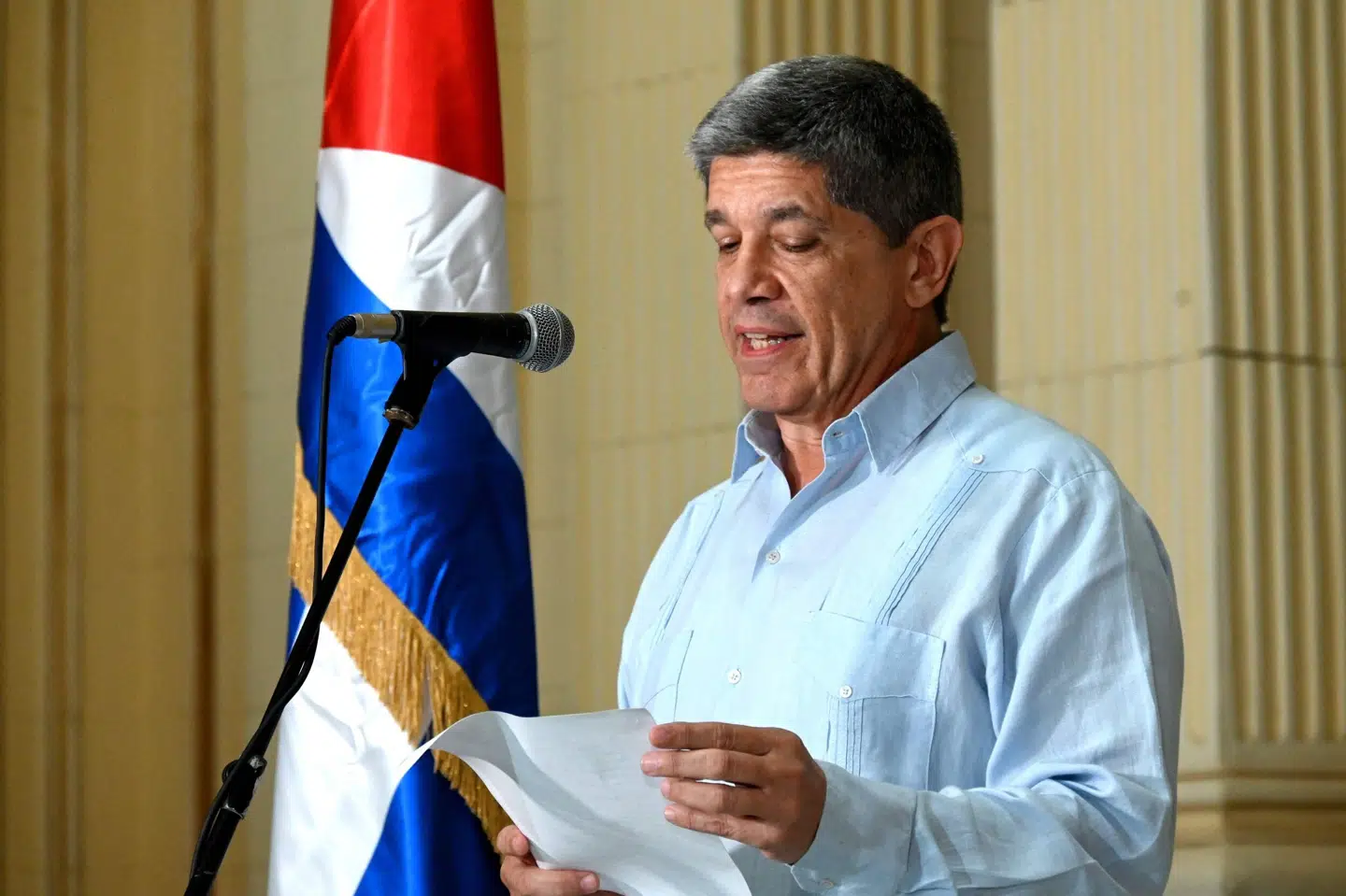 Cubas viceudenrigsminister, Carlos Fernandez de Cossio, sagde torsdag, at en historie fra Wall Street Journal om en aftale mellem Cuba og Kina om at lade Kina etablere et aflytningsanlæg i Cuba er total usand. Yamil Lage/Ritzau Scanpix