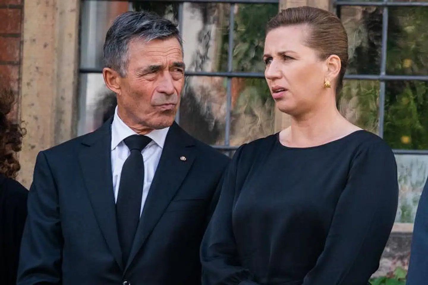 »Foretager Frederiksen en Fogh-exit, er mit bedste gæt, at regeringen brækker over i flere dele uanset valget af hendes efterfølger,« skriver Dennis Kristensen.