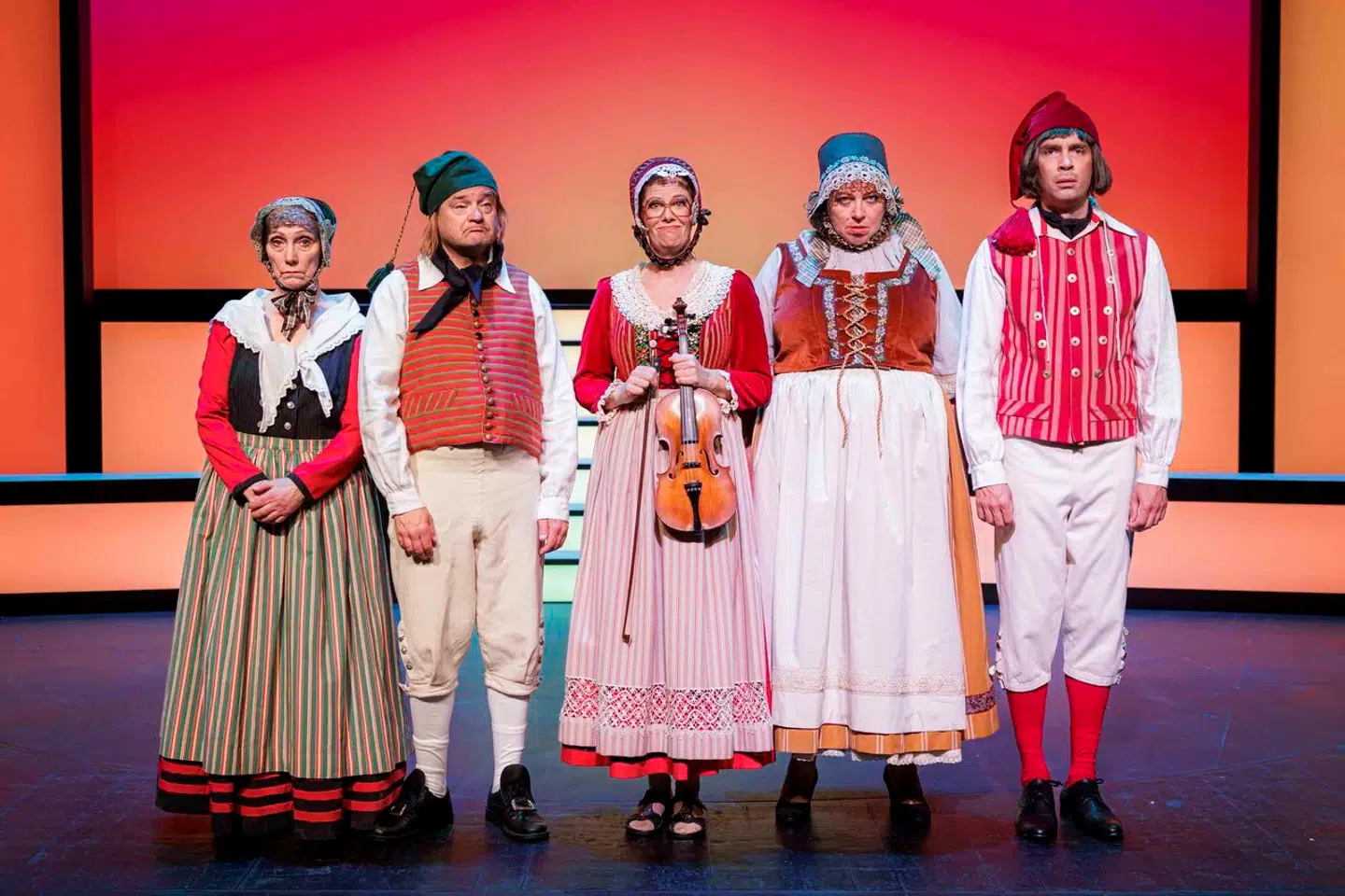 Det glade, flade Falster. Fra venstre: Bente Eskensen, Troels Malling, Lisbeth Kjærulff, Karen-Marie Lillelund og Rasmus Krogsgaard.